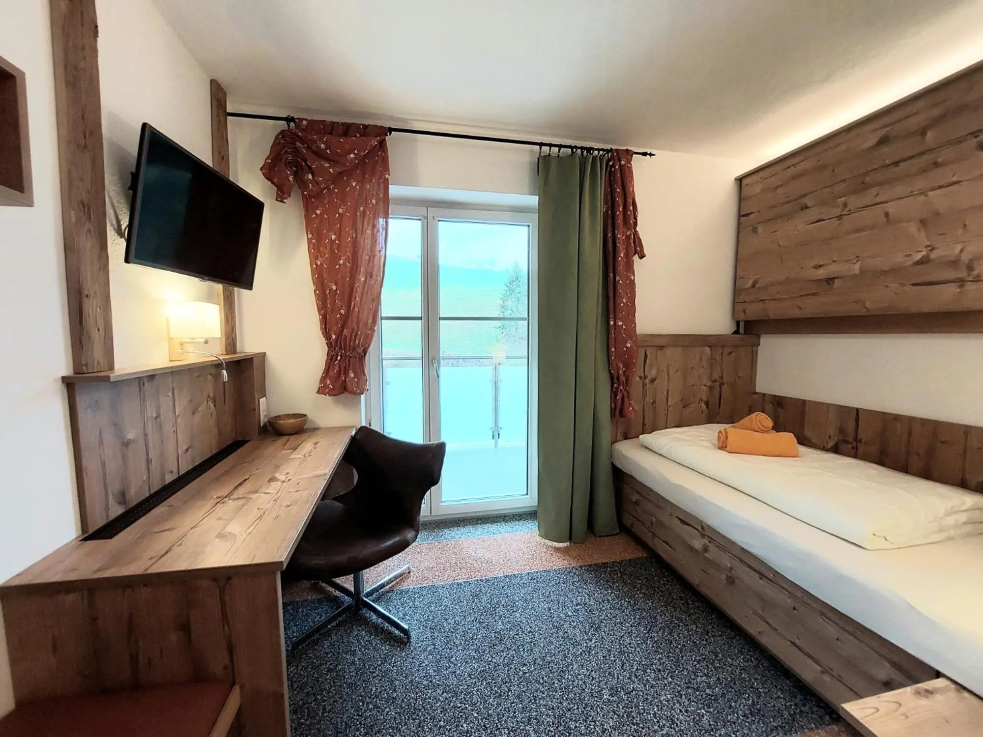 Bed in Gasthof Klug zum Ehrensepp