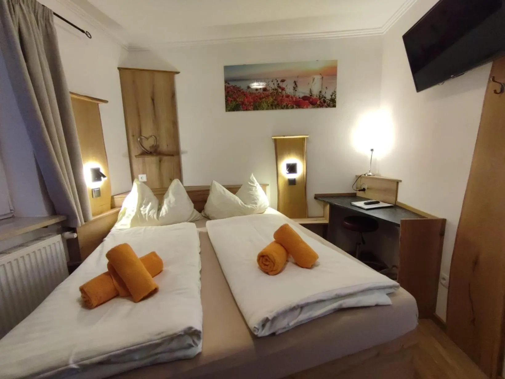 Bedroom, Bed in Gasthof Klug zum Ehrensepp