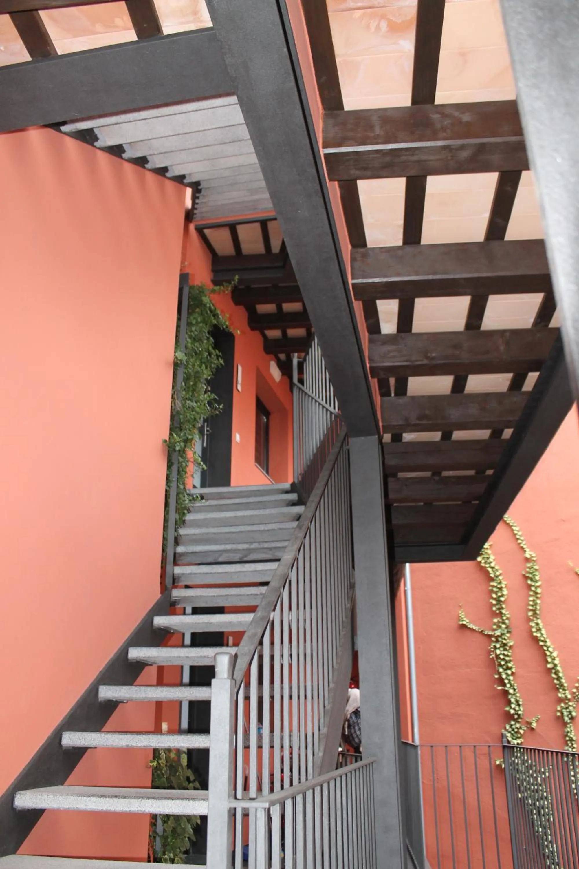 Property building in Apartaments y Habitacions Entre Volcans