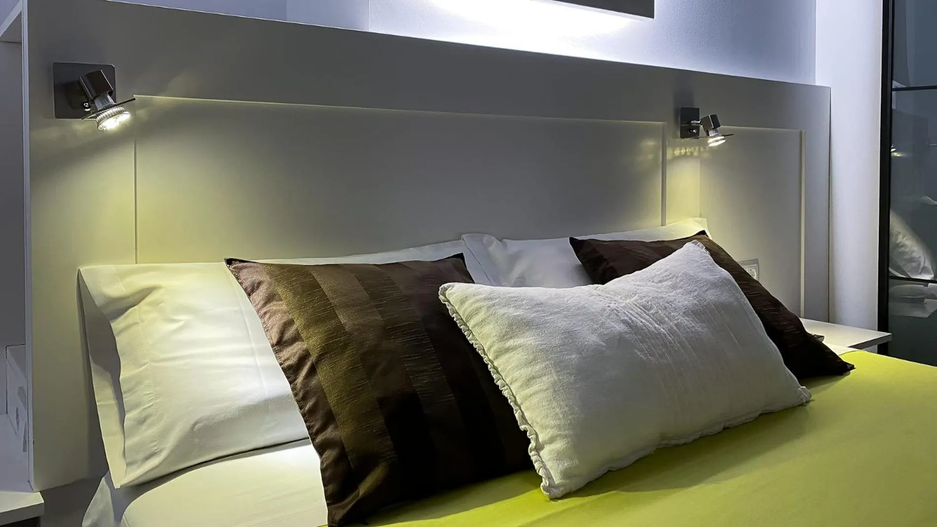 Bedroom, Bed in Apartaments y Habitacions Entre Volcans