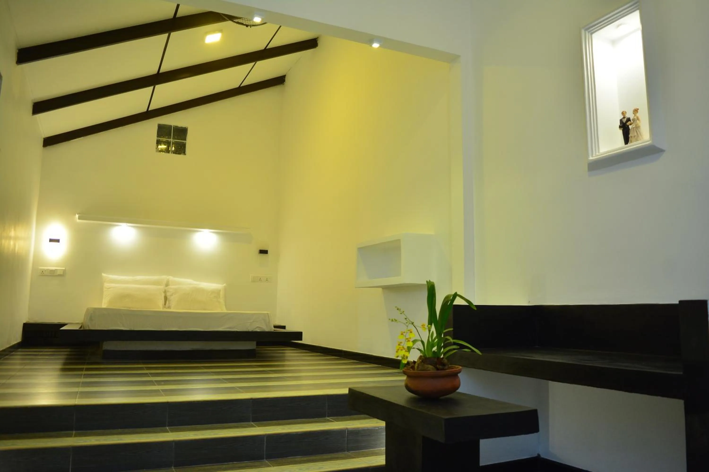 Bedroom, Bed in Midigama Holiday Inn