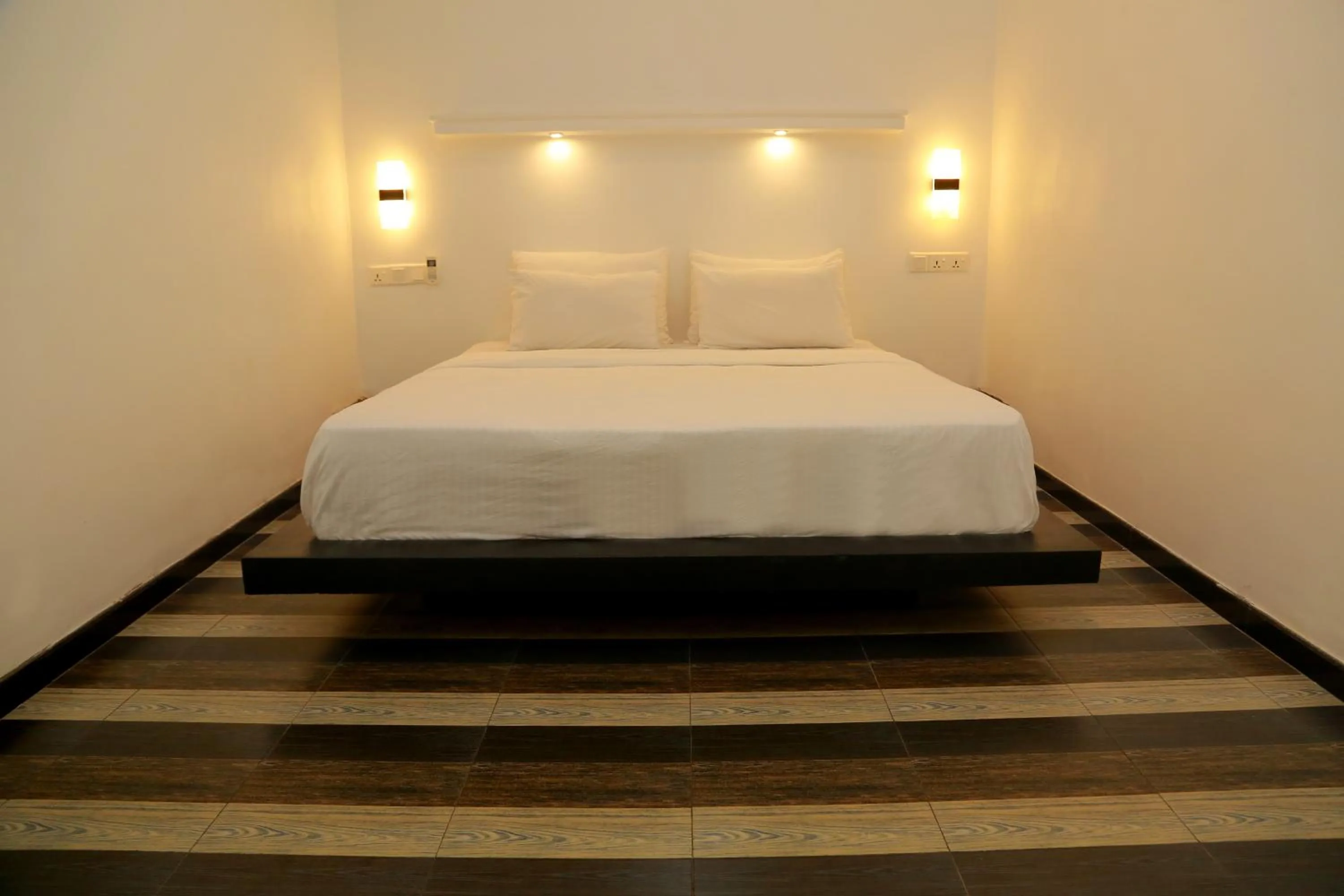 Other, Bed in Midigama Holiday Inn