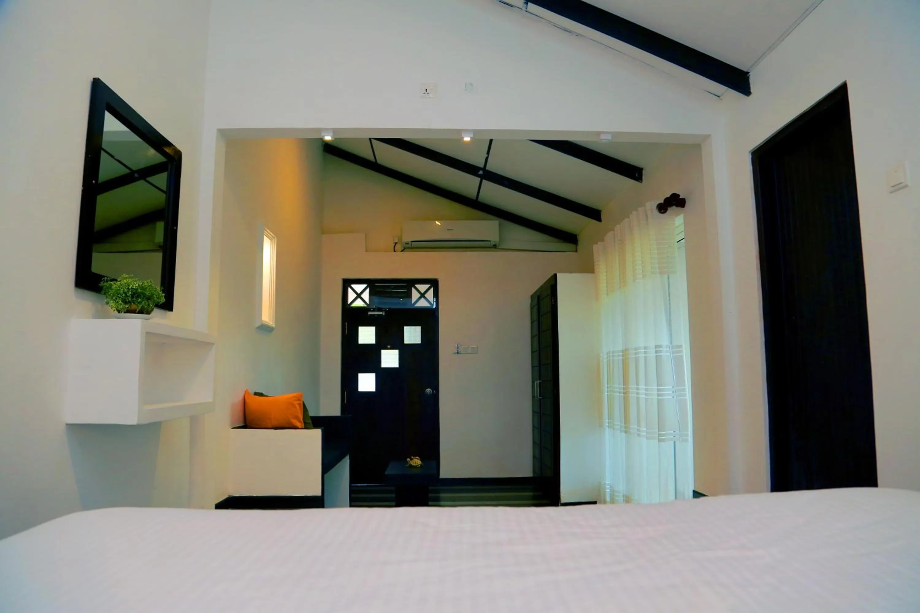 Bedroom, Bed in Midigama Holiday Inn