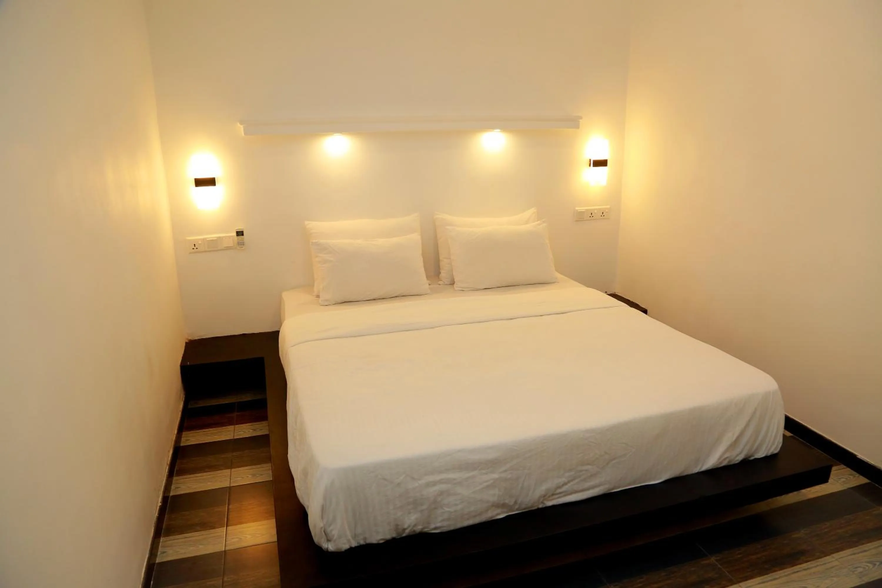 bunk bed, Bed in Midigama Holiday Inn