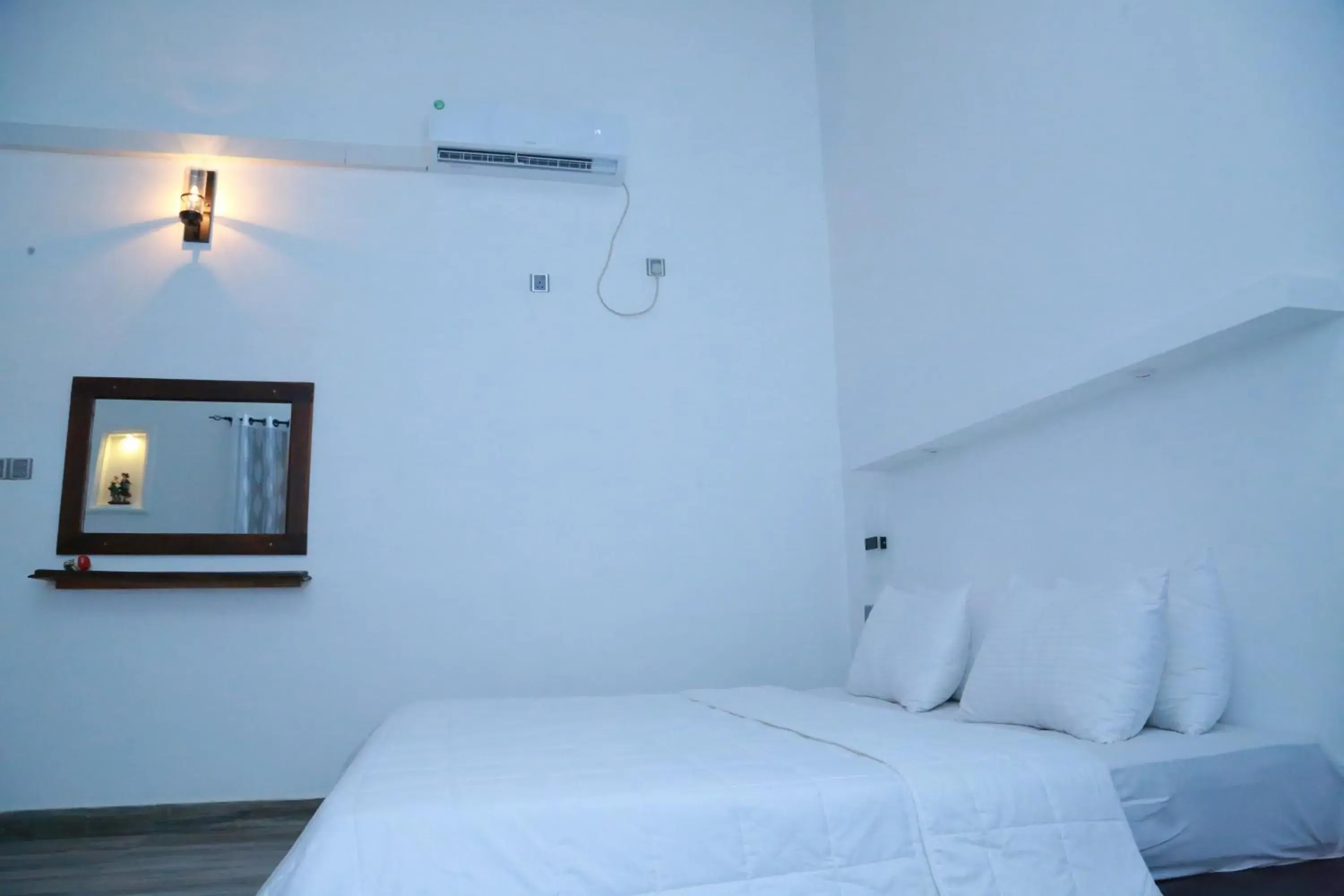 Deluxe Double Room with Balcony in Midigama Holiday Inn Deluxe Double Room with Balcony in Midigama Holiday Inn