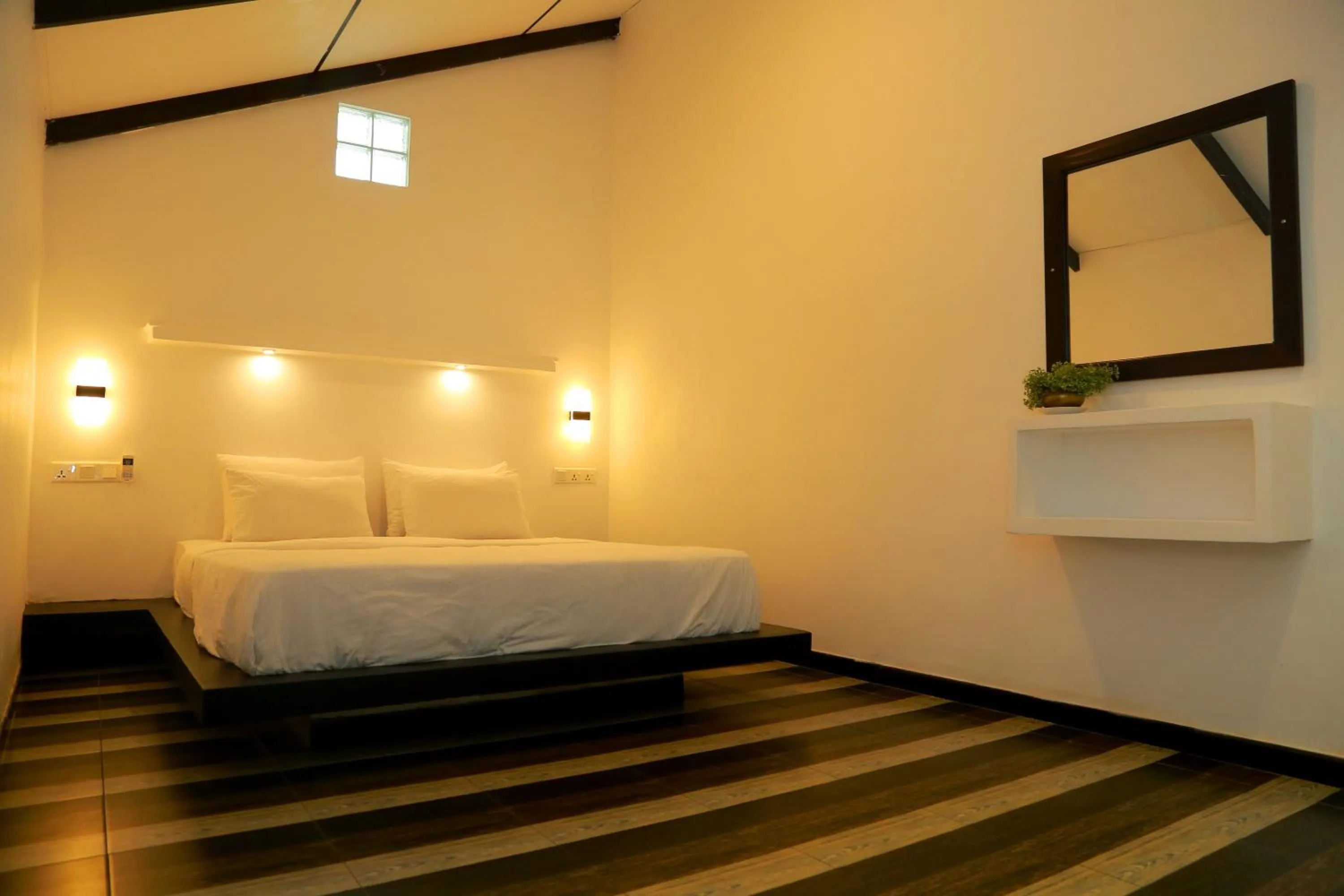 Bedroom, Bed in Midigama Holiday Inn