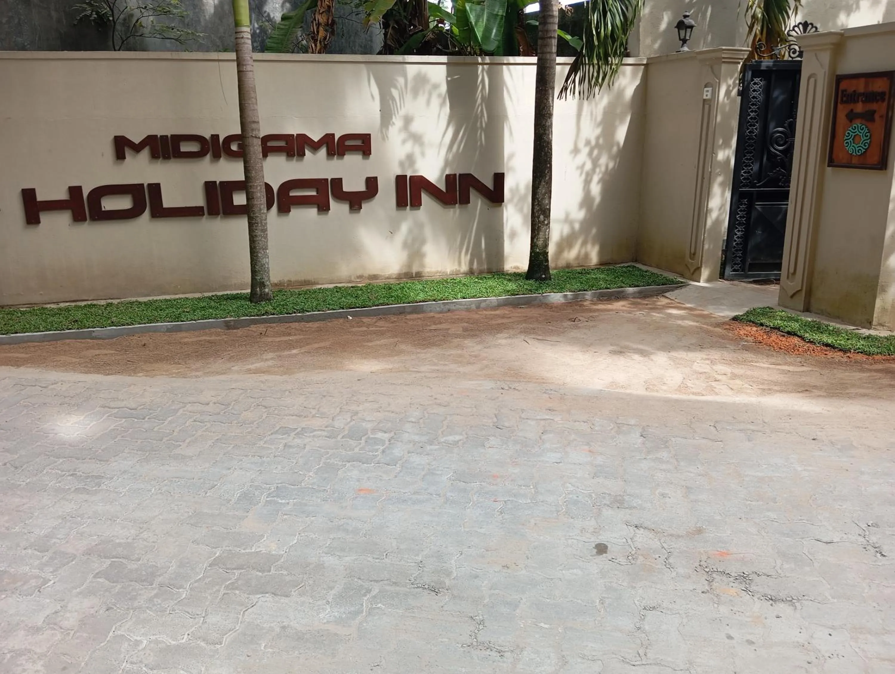 Midigama Holiday Inn