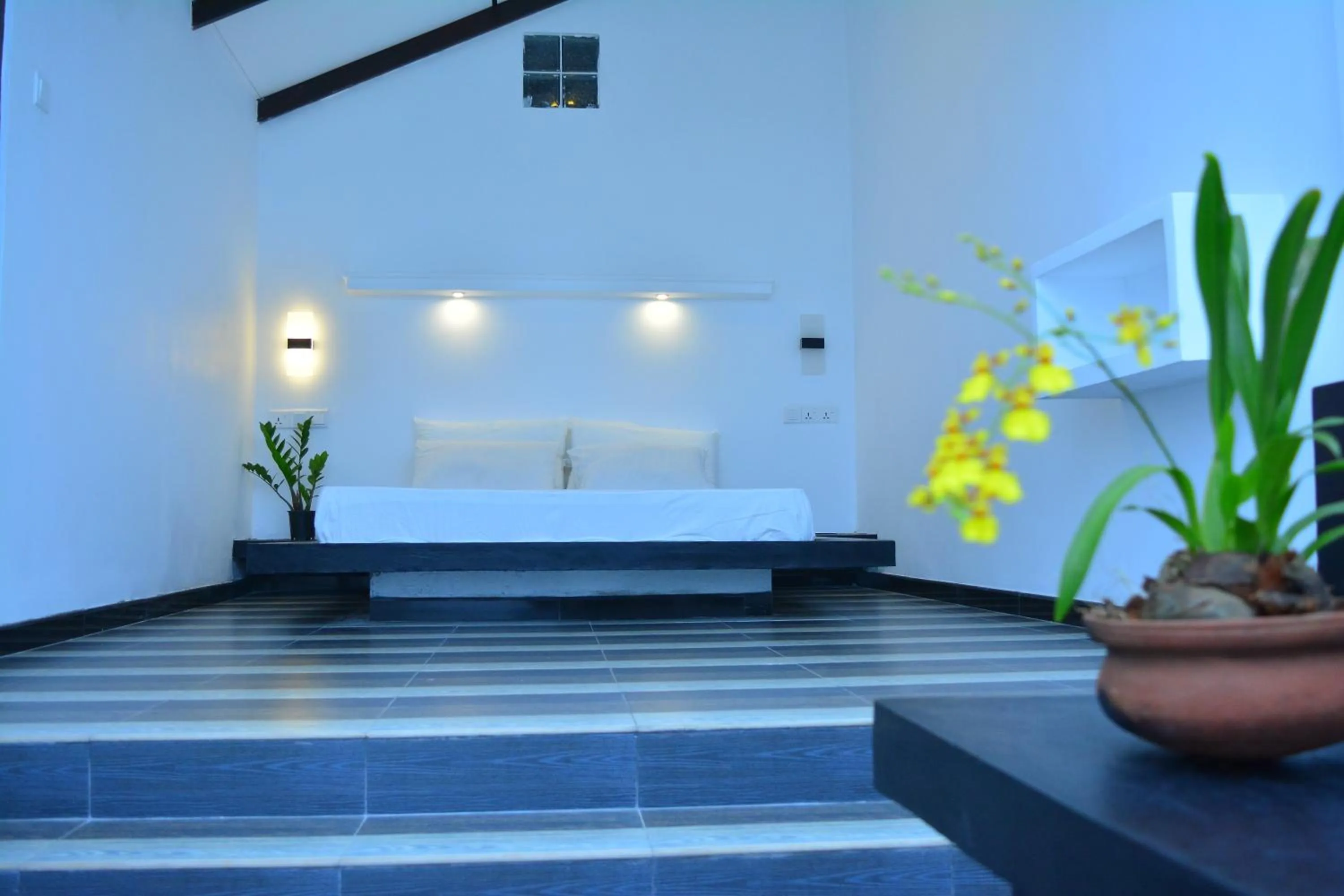 Bedroom, Bed in Midigama Holiday Inn