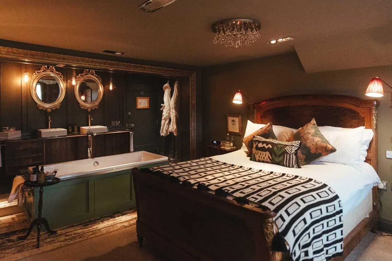 Bedroom, Bed in The Five Bells Inn Bedroom, Bed in The Five Bells Inn