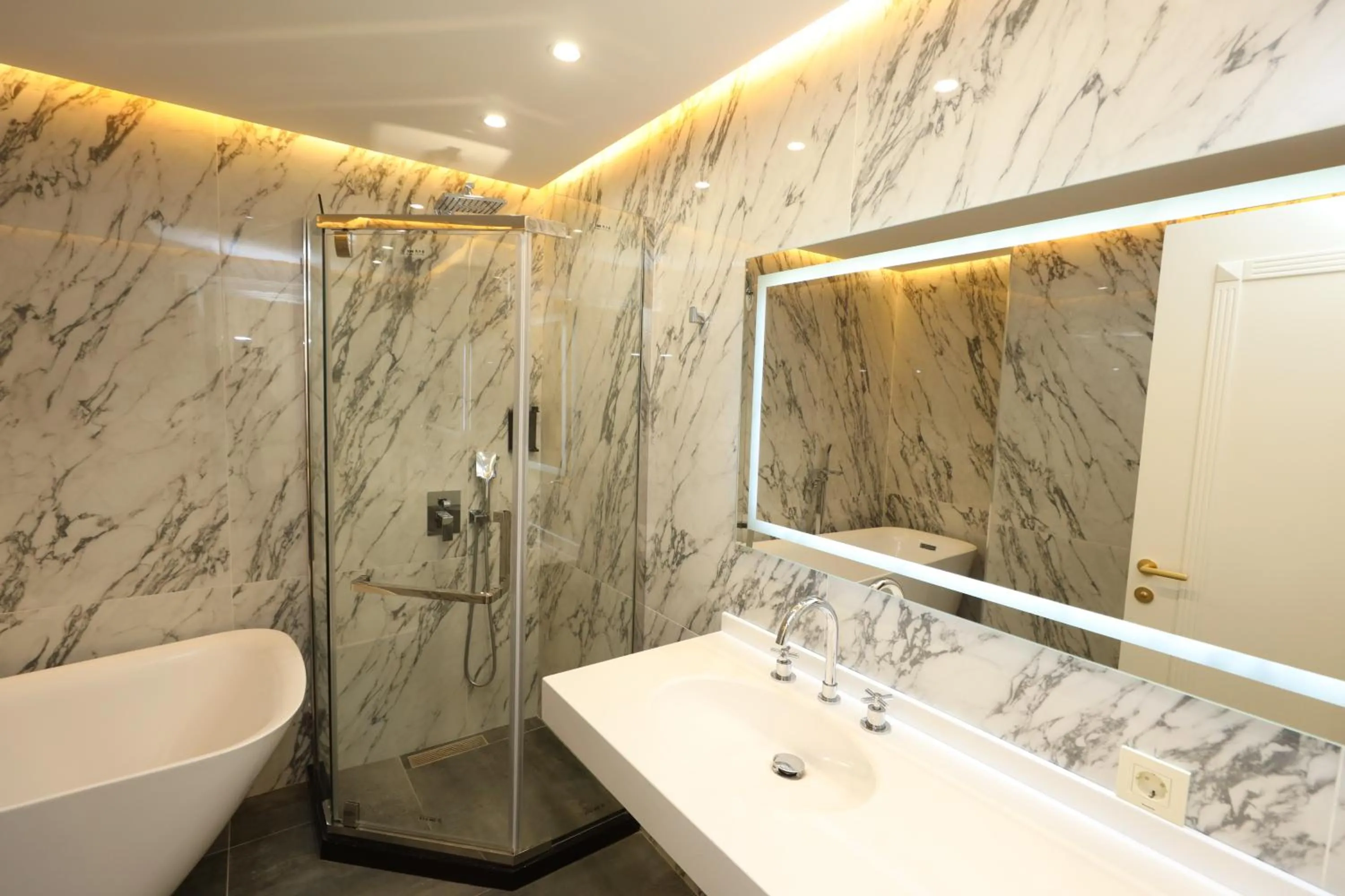 Shower in Venice Hotel Complex