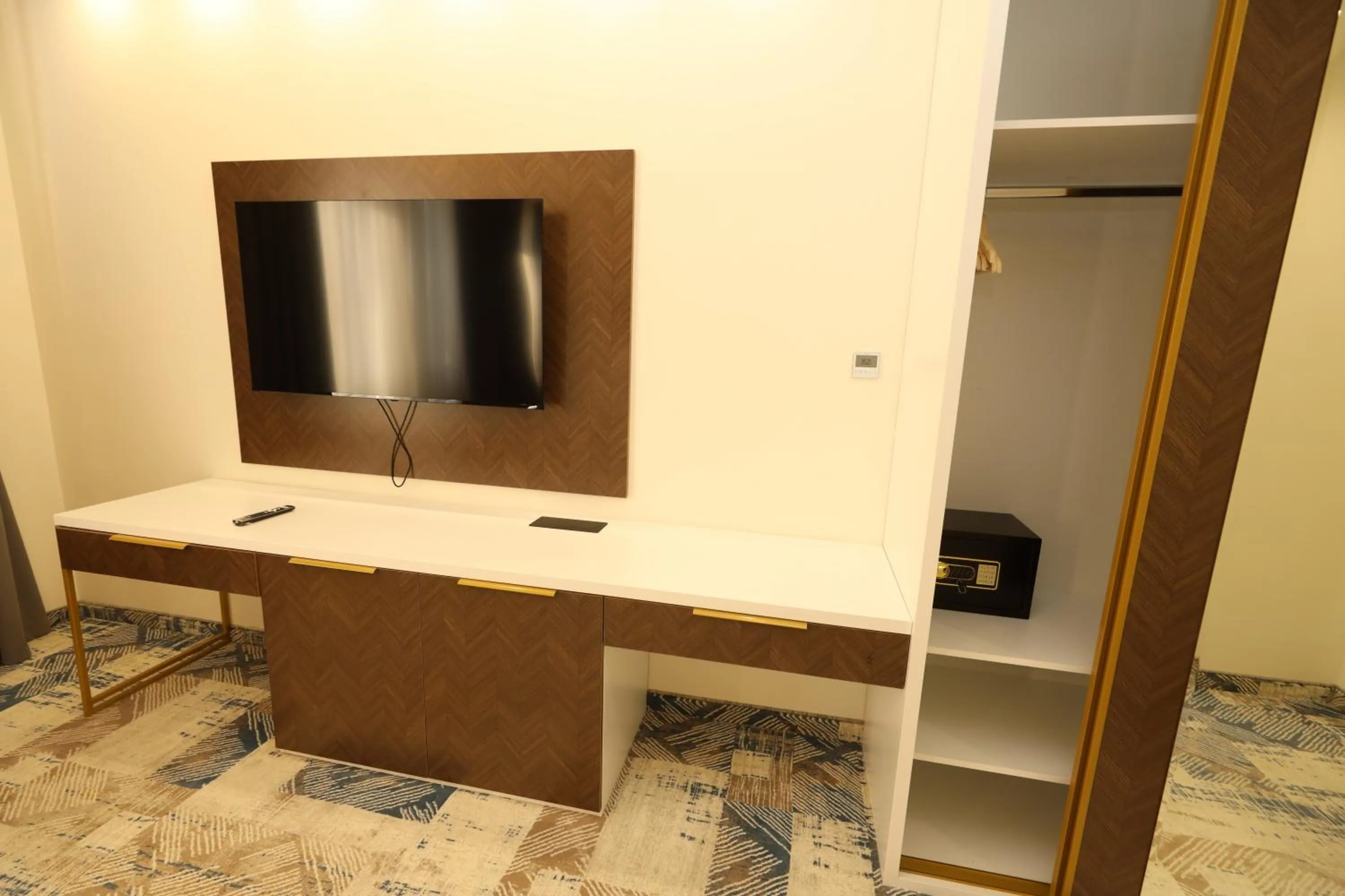 TV and multimedia in Venice Hotel Complex