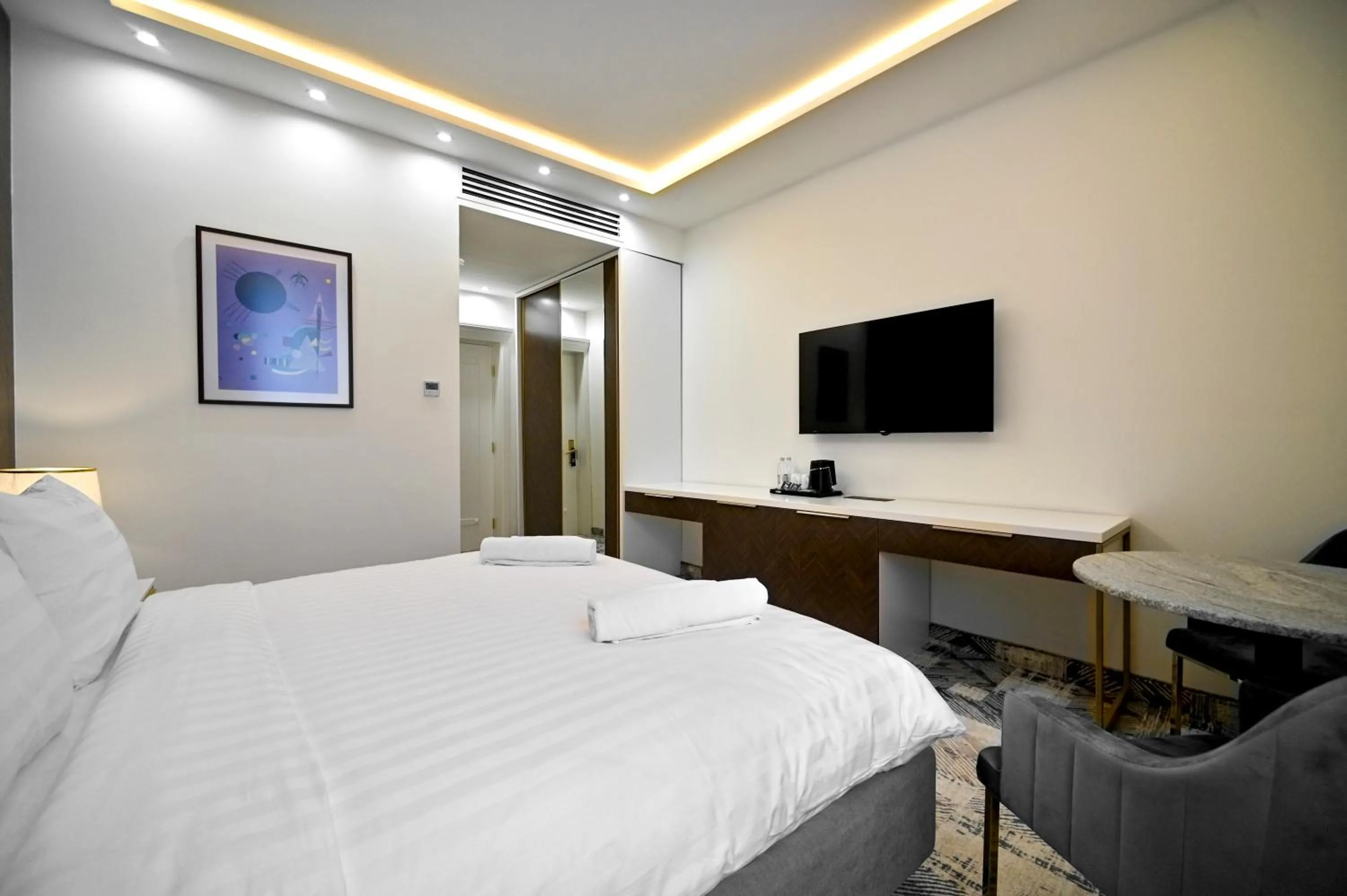 TV and multimedia, Bed in Venice Hotel Complex