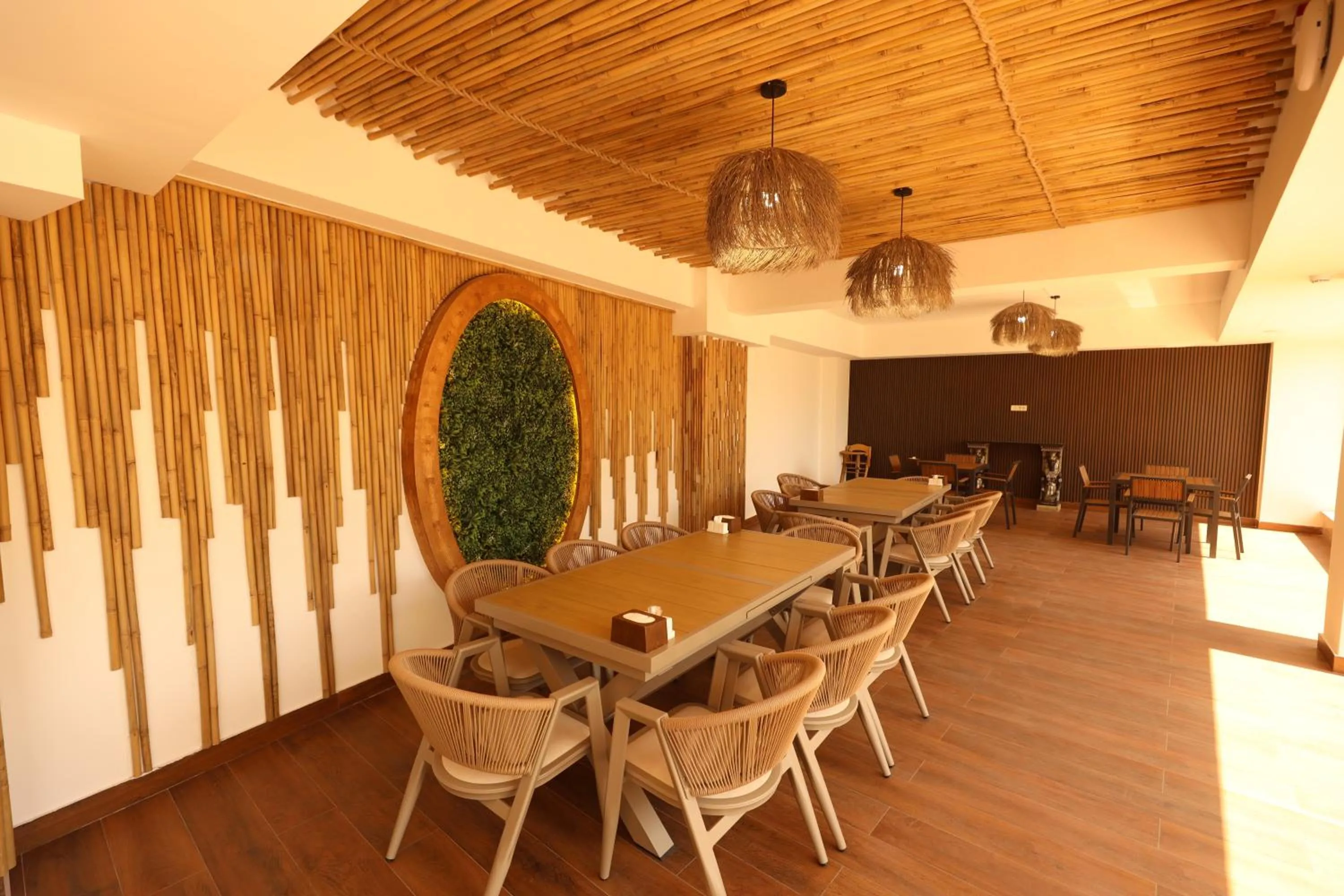 Restaurant/places to eat in Venice Hotel Complex