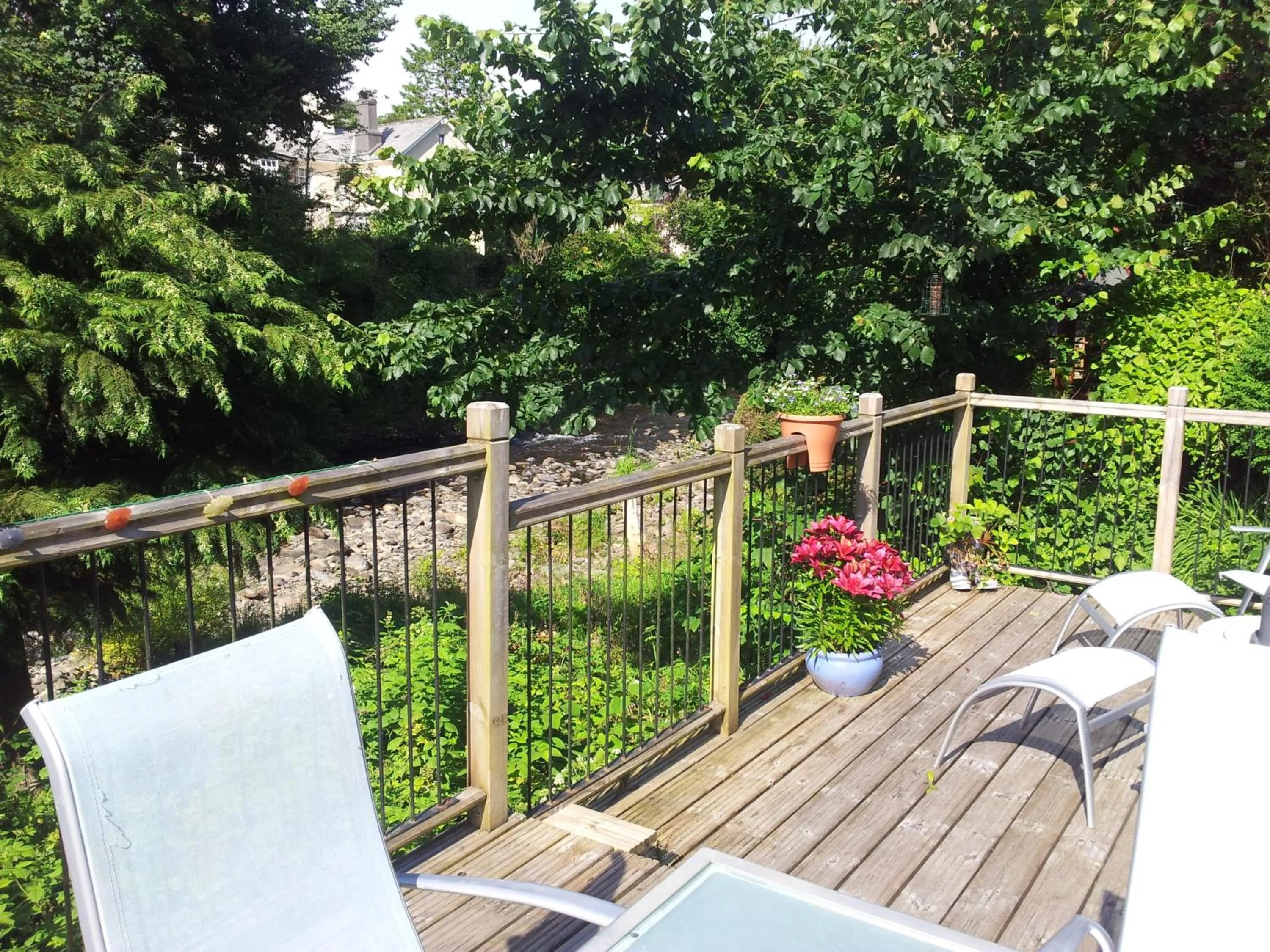 Decorative detail in Kingfisher Cottage