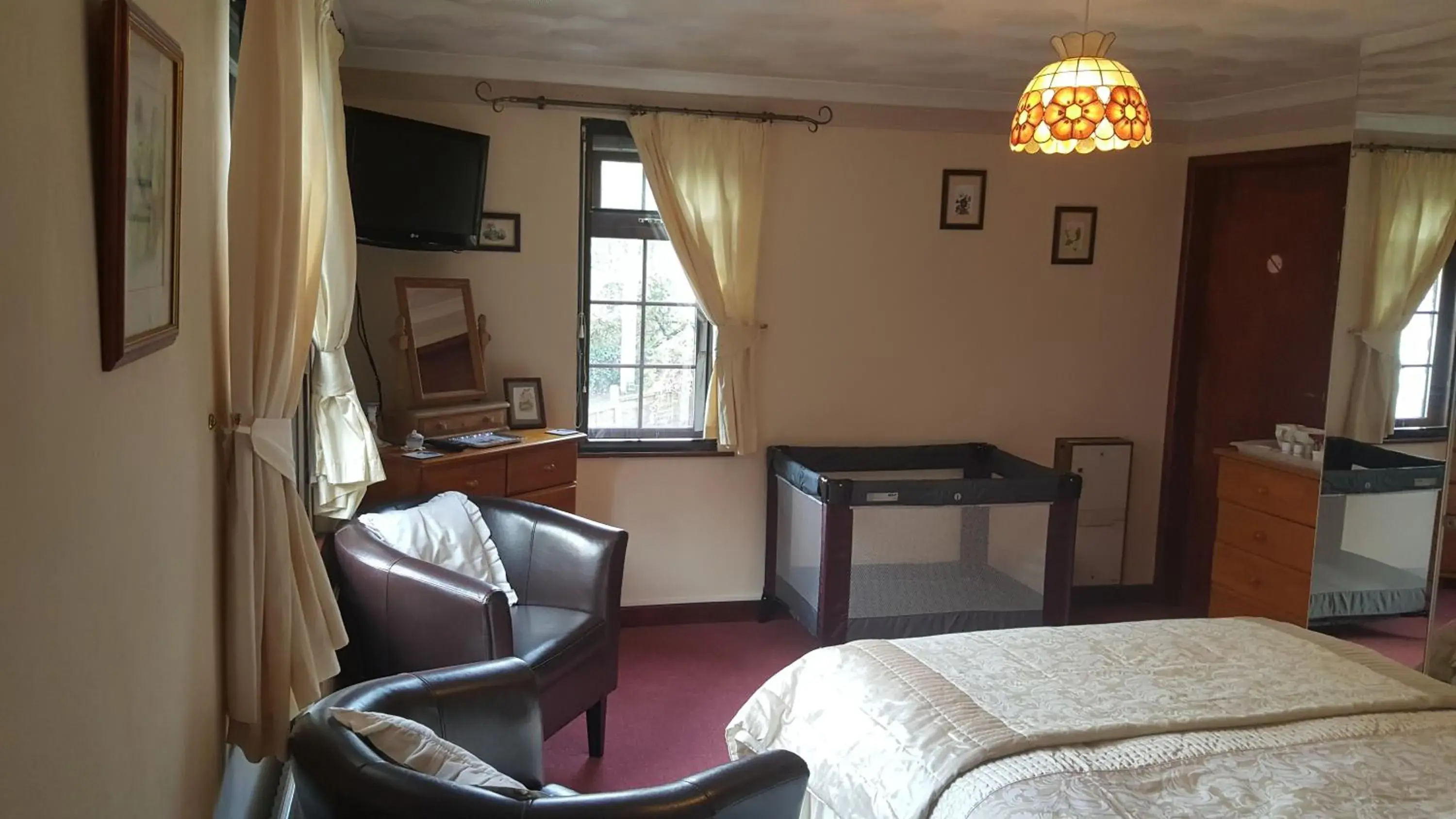 Triple Room - single occupancy in Kingfisher Cottage Triple Room - single occupancy in Kingfisher Cottage