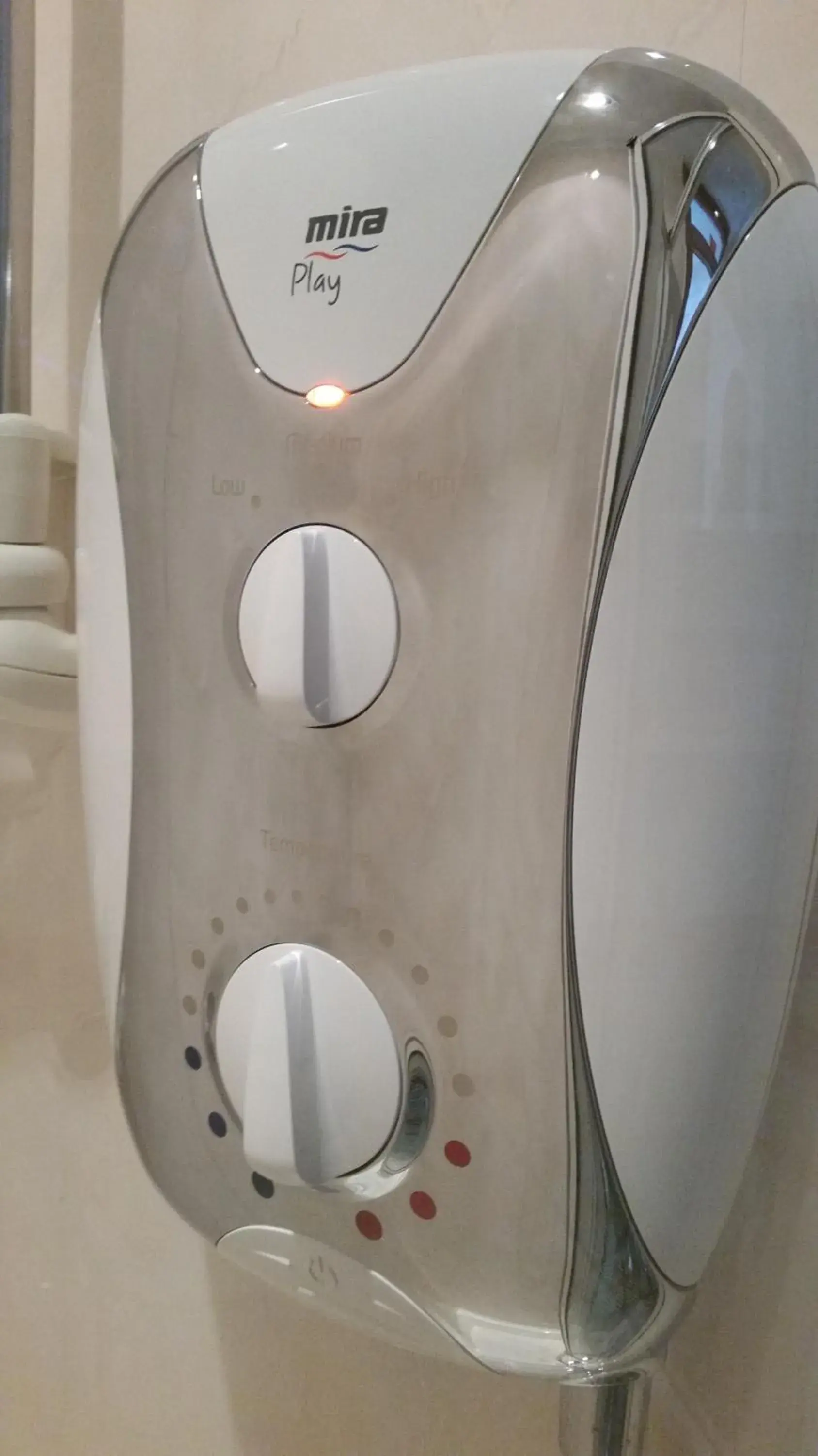 Twin Room with Private Bathroom - single occupancy in Kingfisher Cottage Twin Room with Private Bathroom - single occupancy in Kingfisher Cottage