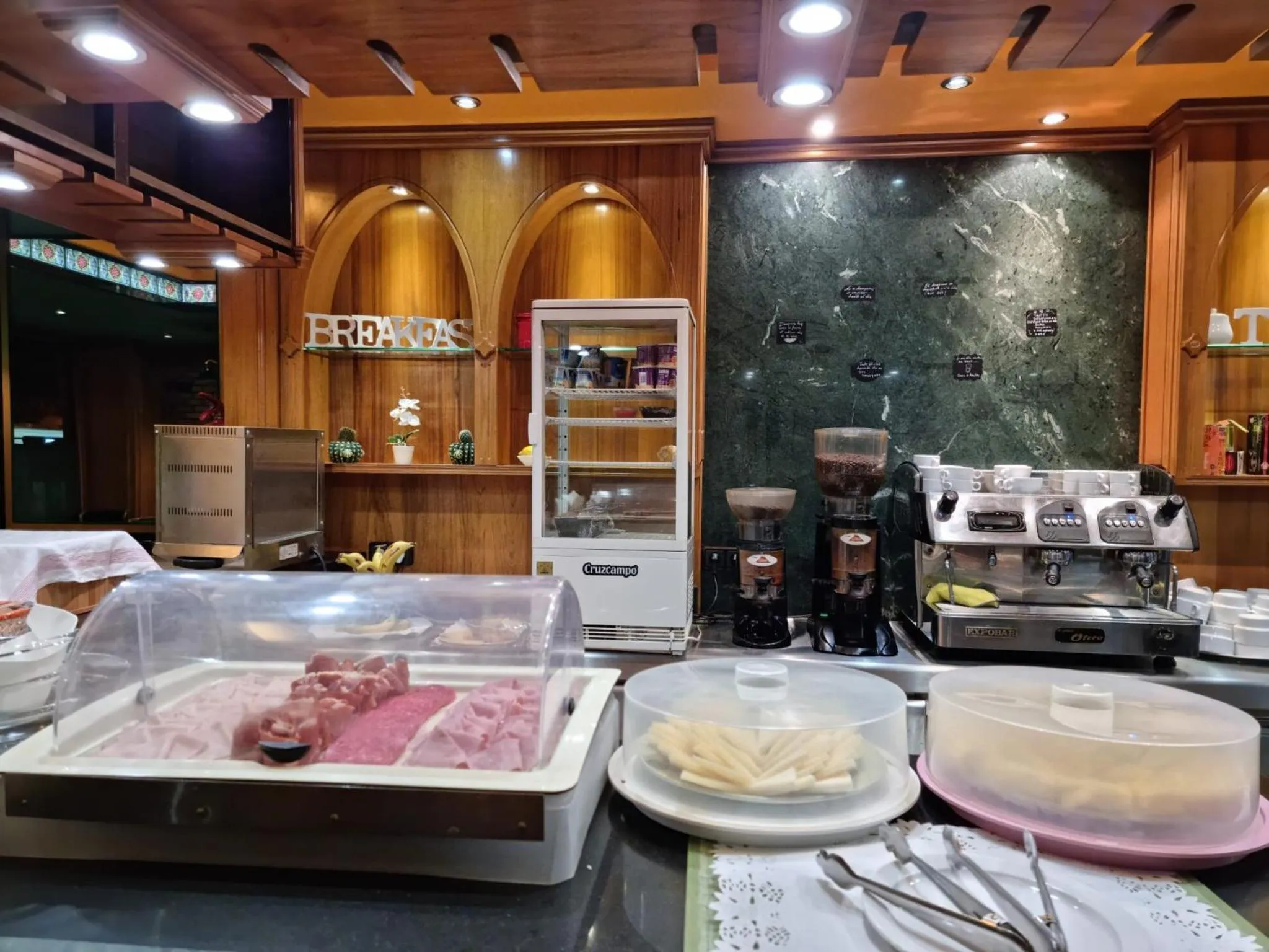 Breakfast in Hotel Jardín de Aranjuez