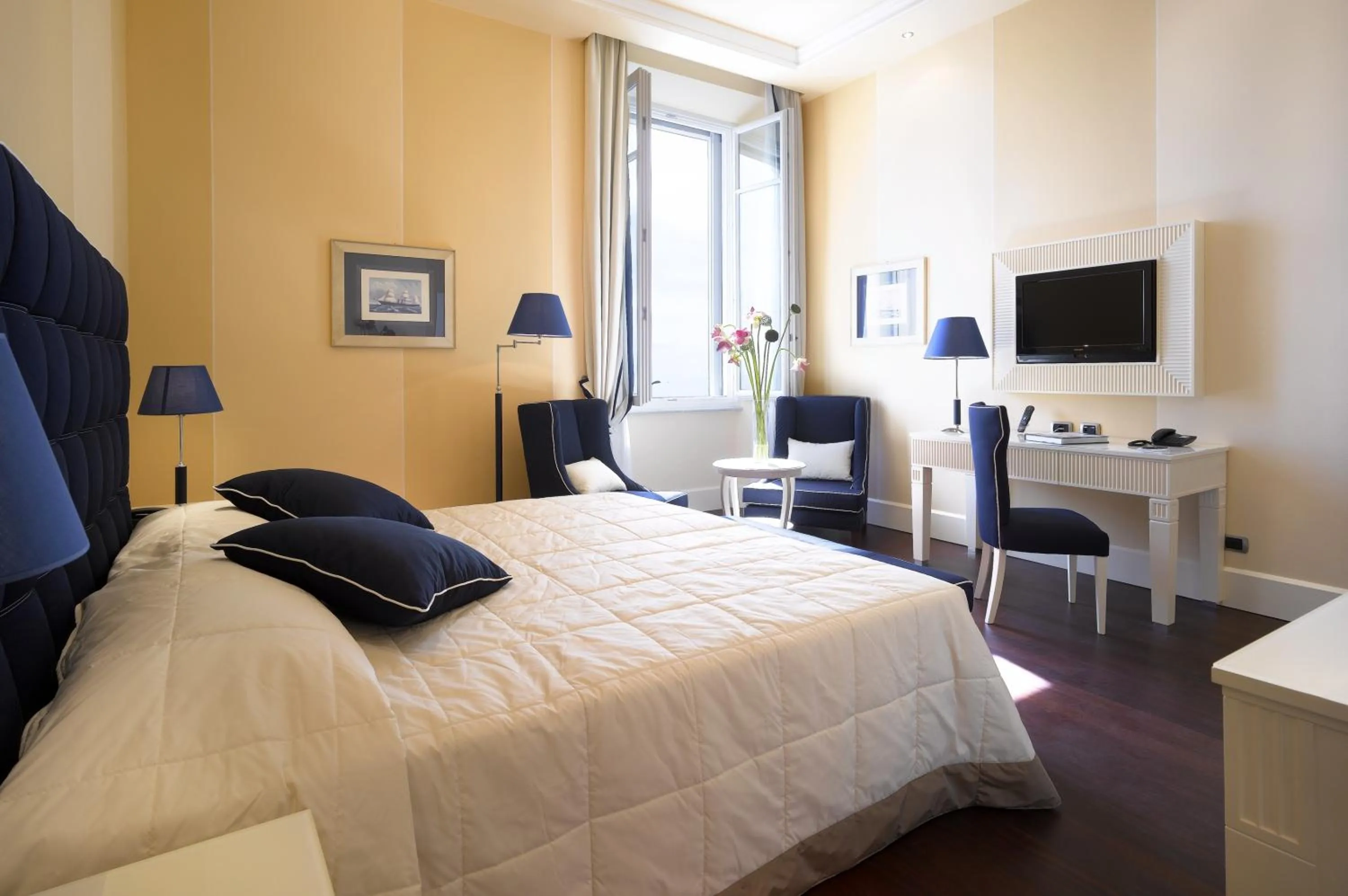 TV and multimedia, Bed in GH Palazzo Suite & SPA