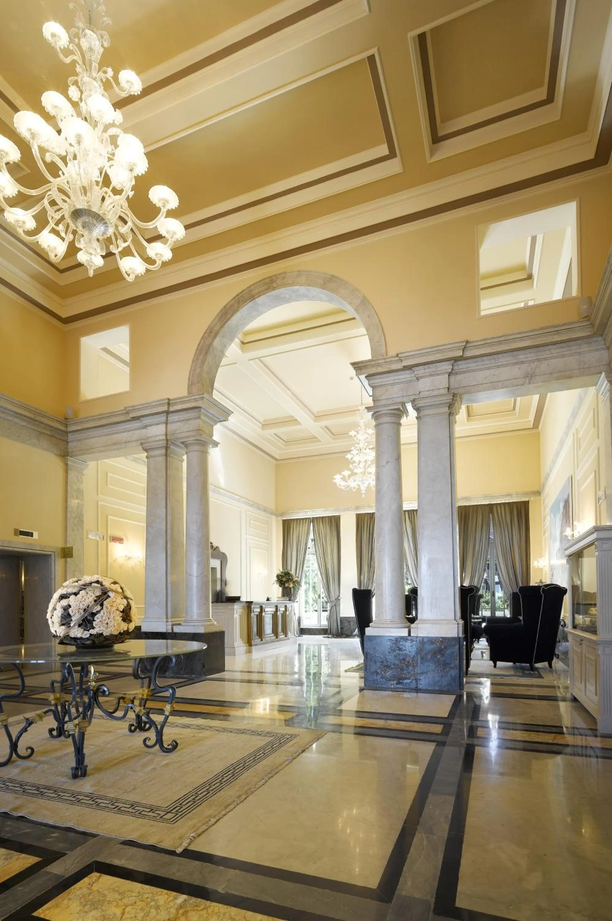 Lobby or reception in GH Palazzo Suite & SPA