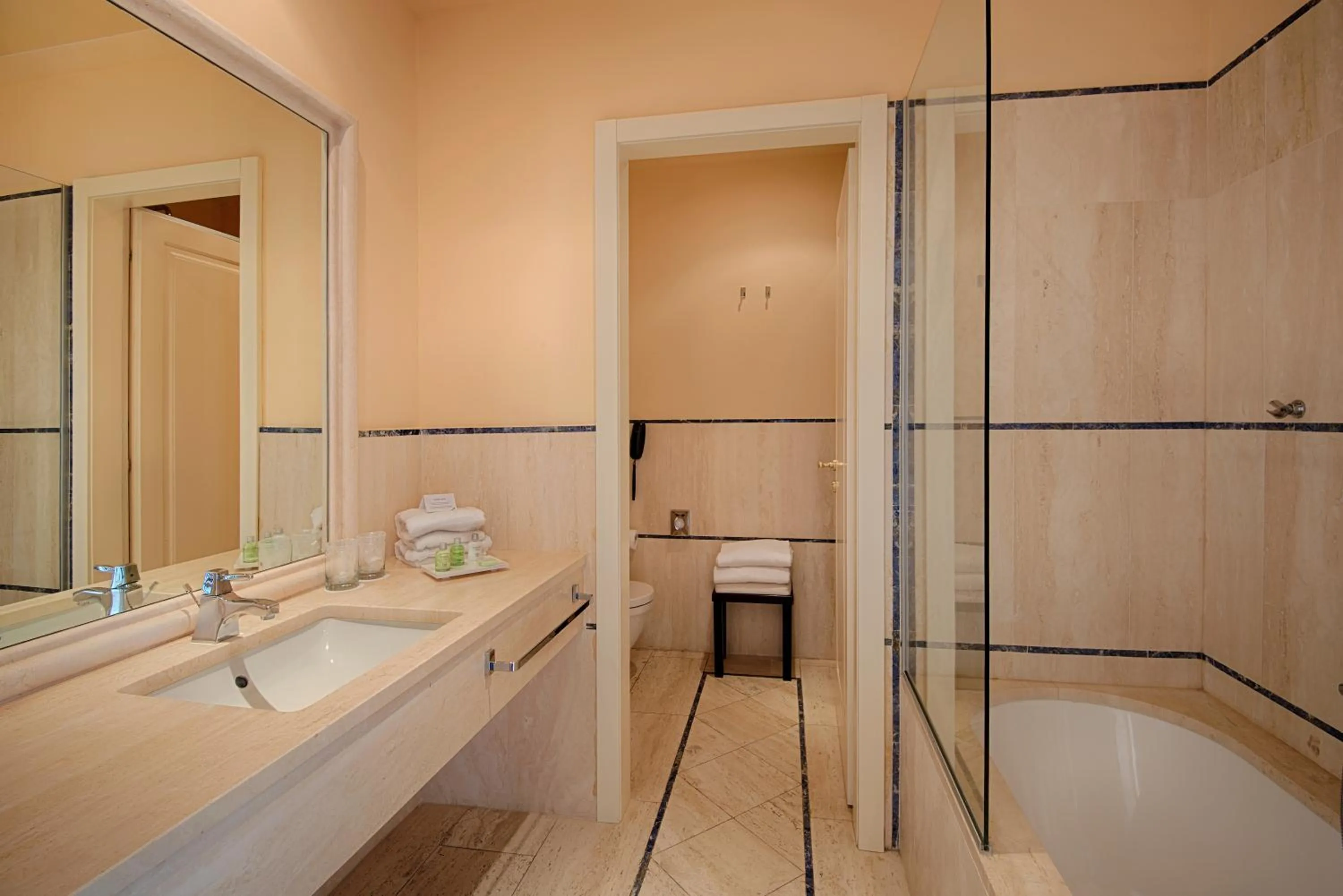 Bathroom in GH Palazzo Suite & SPA