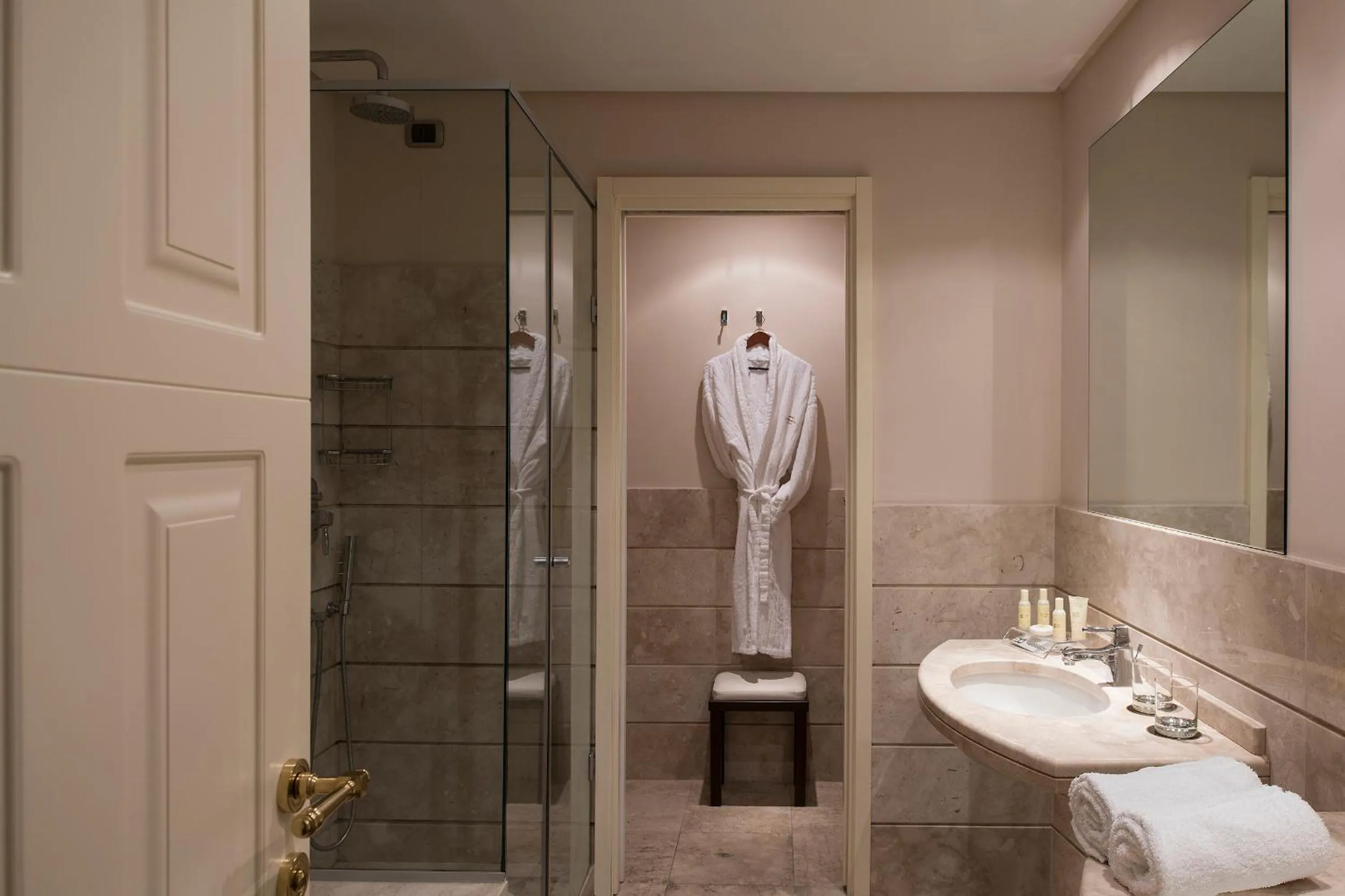 Bathroom in GH Palazzo Suite & SPA