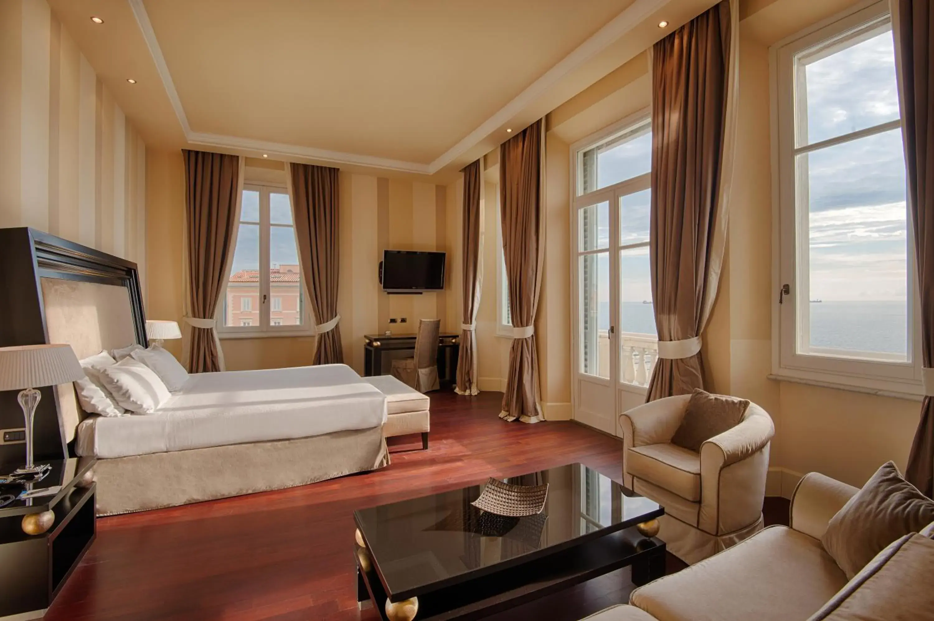 Photo of the whole room, Bed in GH Palazzo Suite & SPA Photo of the whole room, Bed in GH Palazzo Suite & SPA