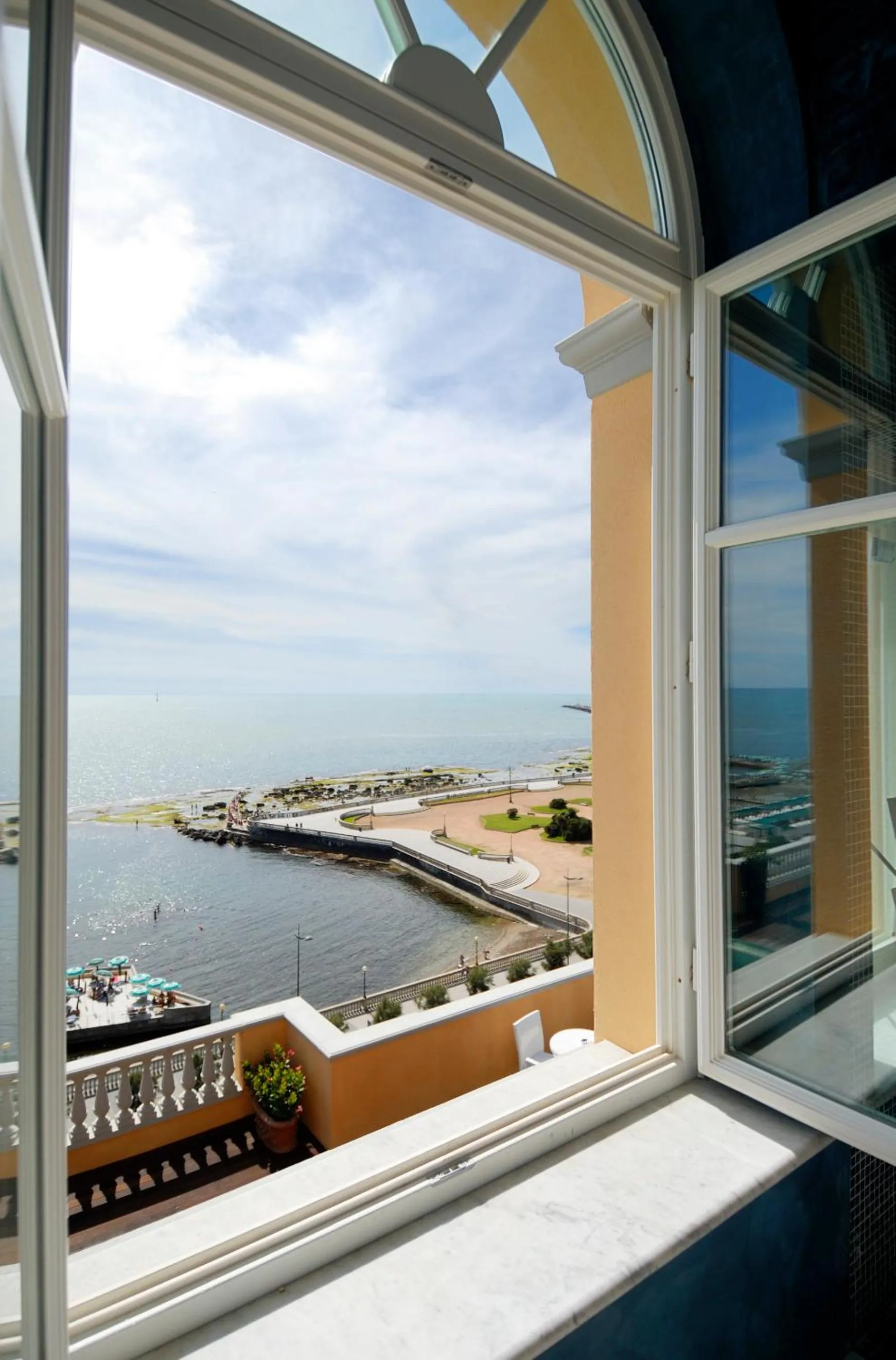 Sea view in GH Palazzo Suite & SPA