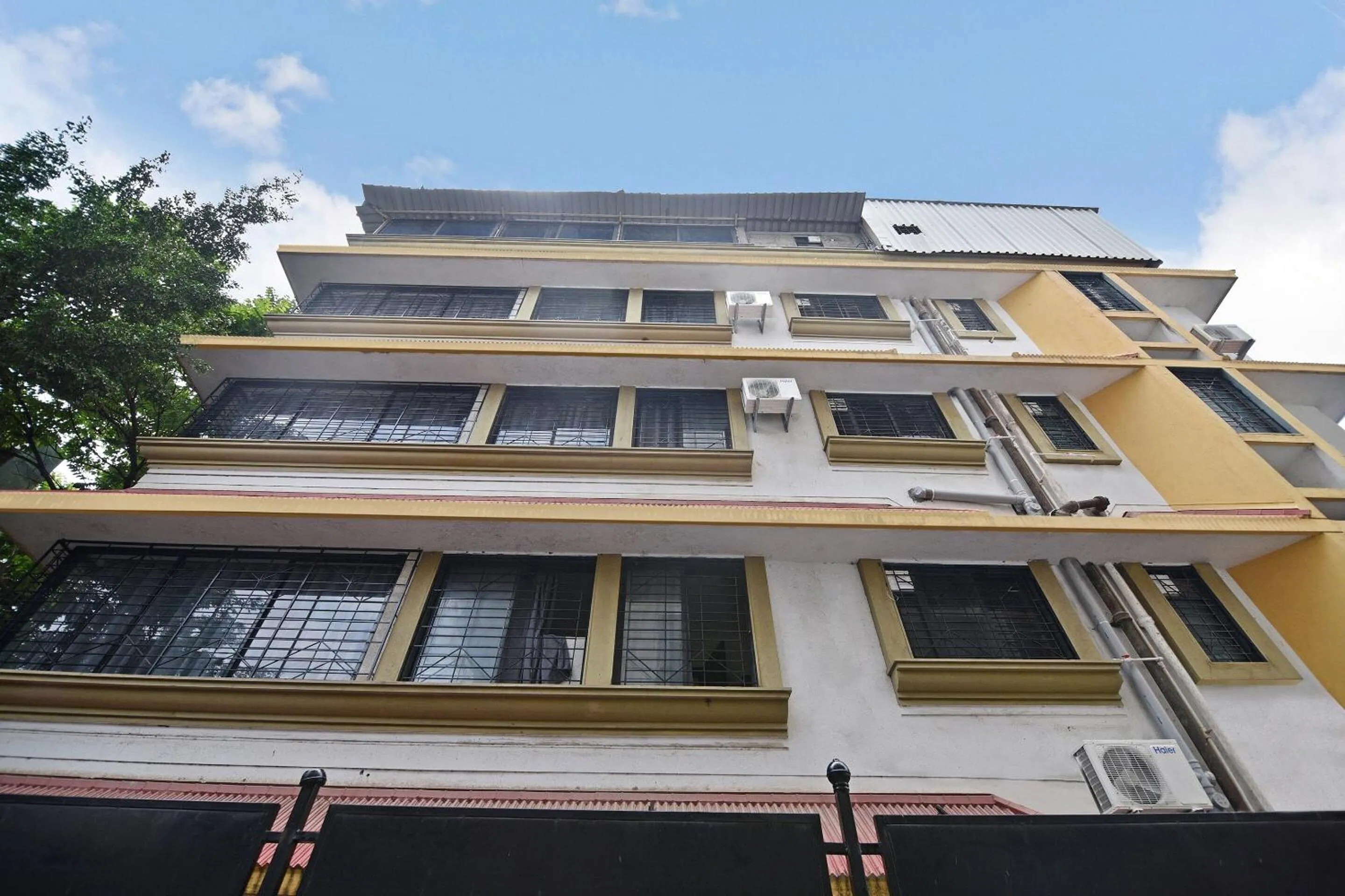 Facade/entrance in Hotel O Kohinoor Residency