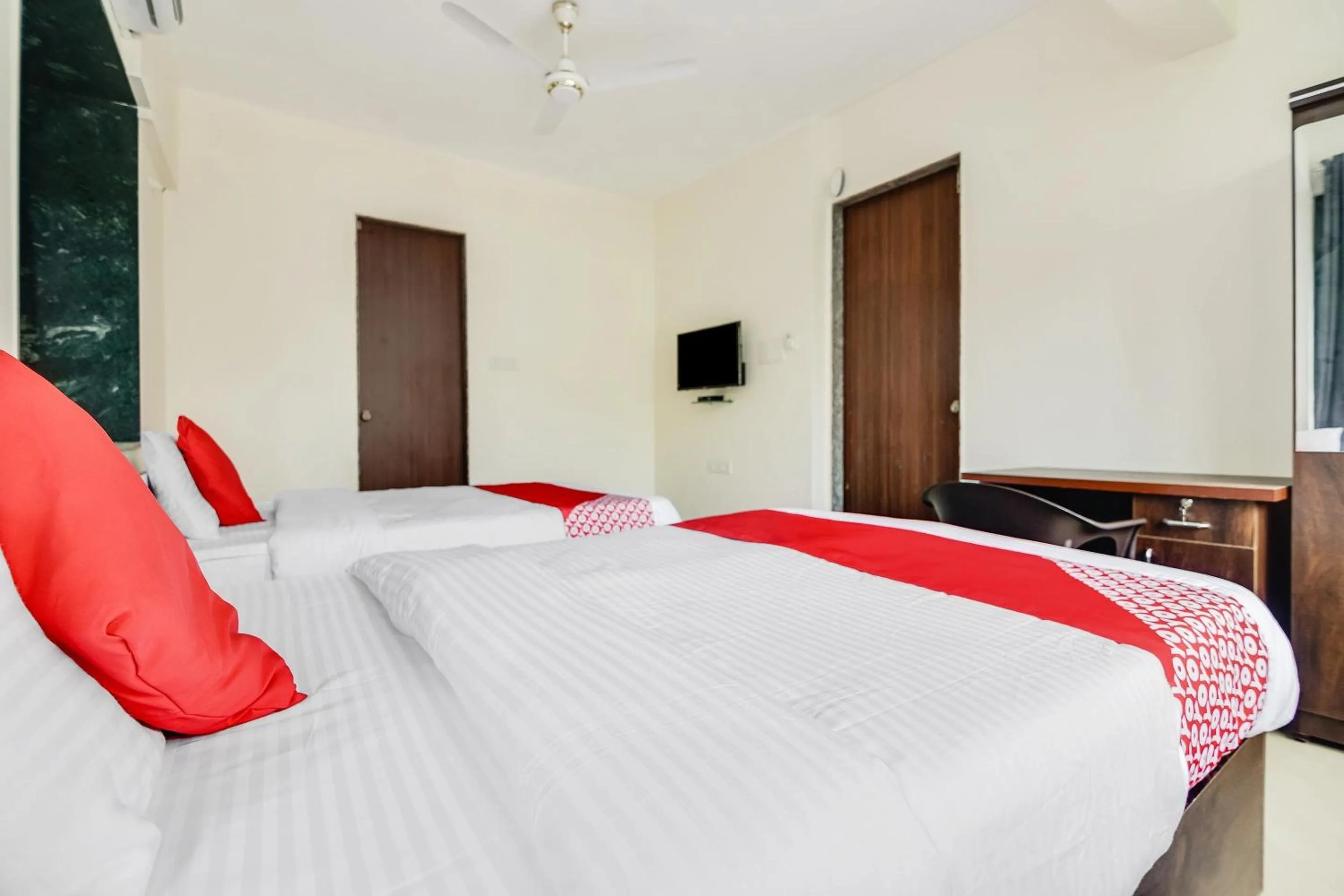 Lobby or reception, Bed in Hotel O Kohinoor Residency