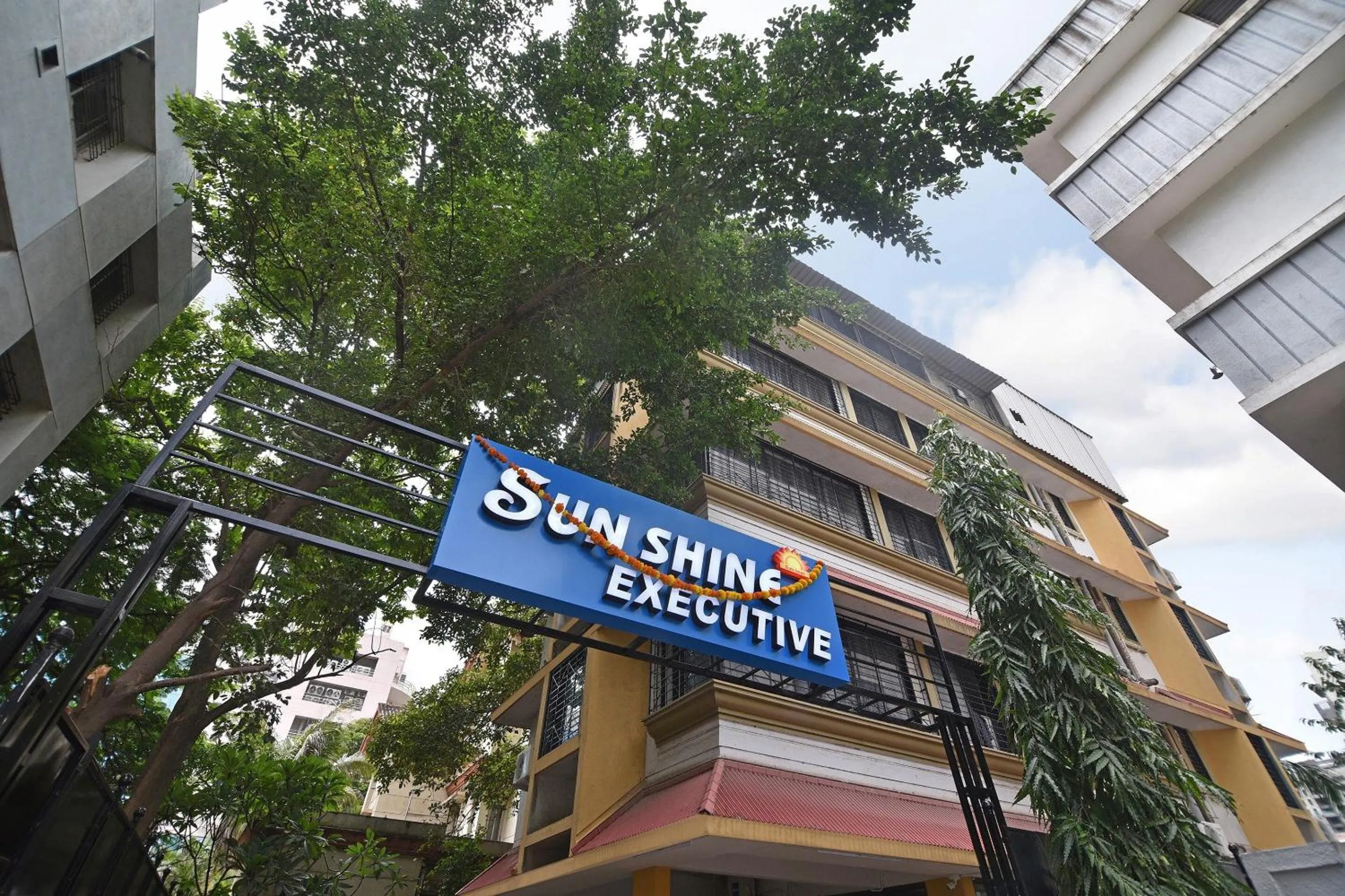 Facade/entrance in Hotel O Kohinoor Residency