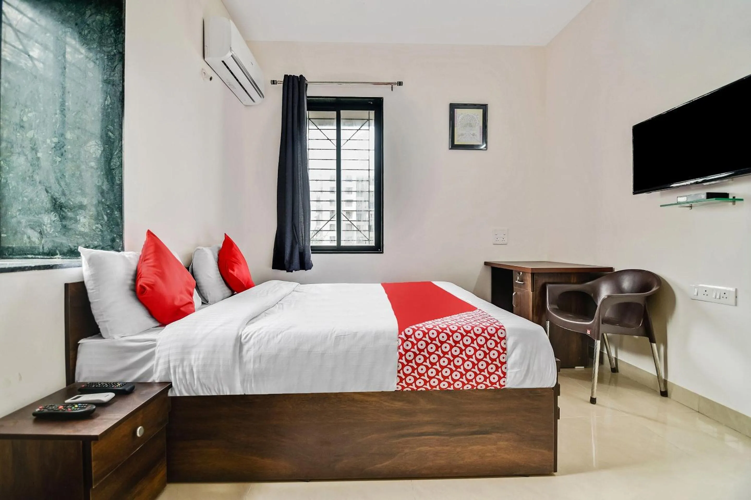 Facade/entrance, Bed in Hotel O Kohinoor Residency