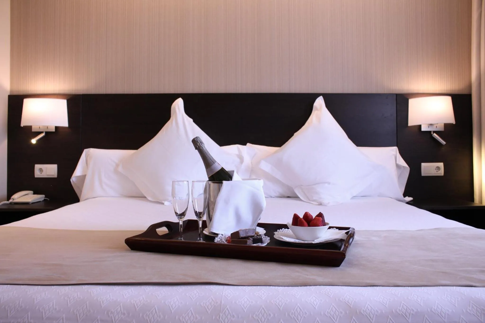 Photo of the whole room, Bed in Montemar