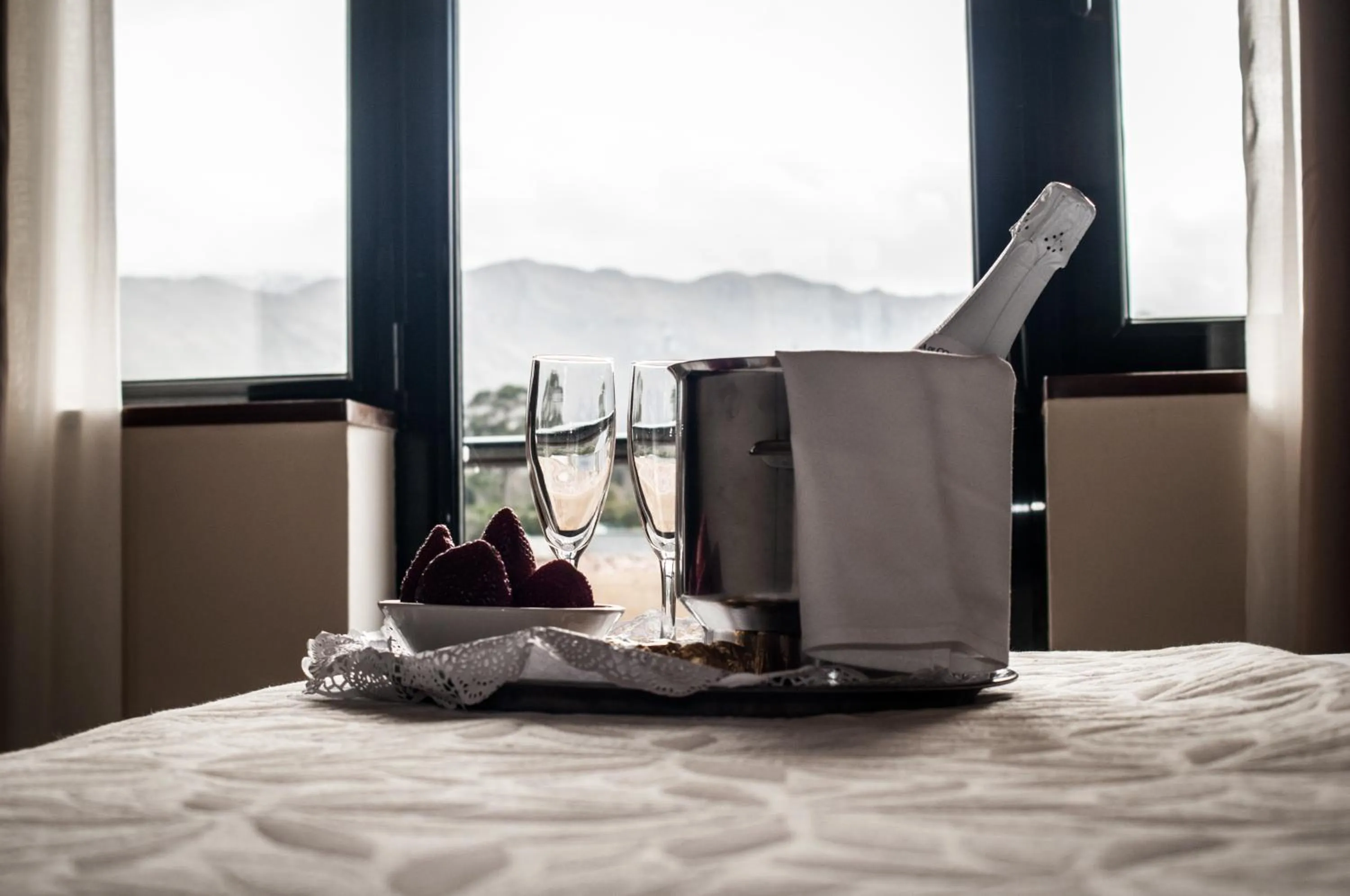 Drinks, Bed in Montemar