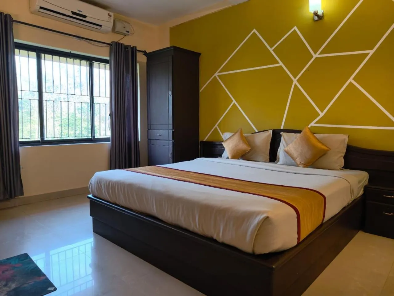 Bed in Hill View Residency