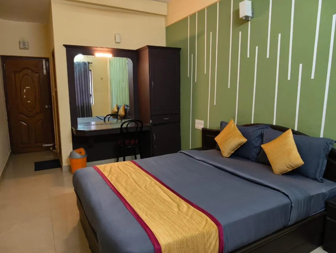 Deluxe Double Room - single occupancy in Hill View Residency