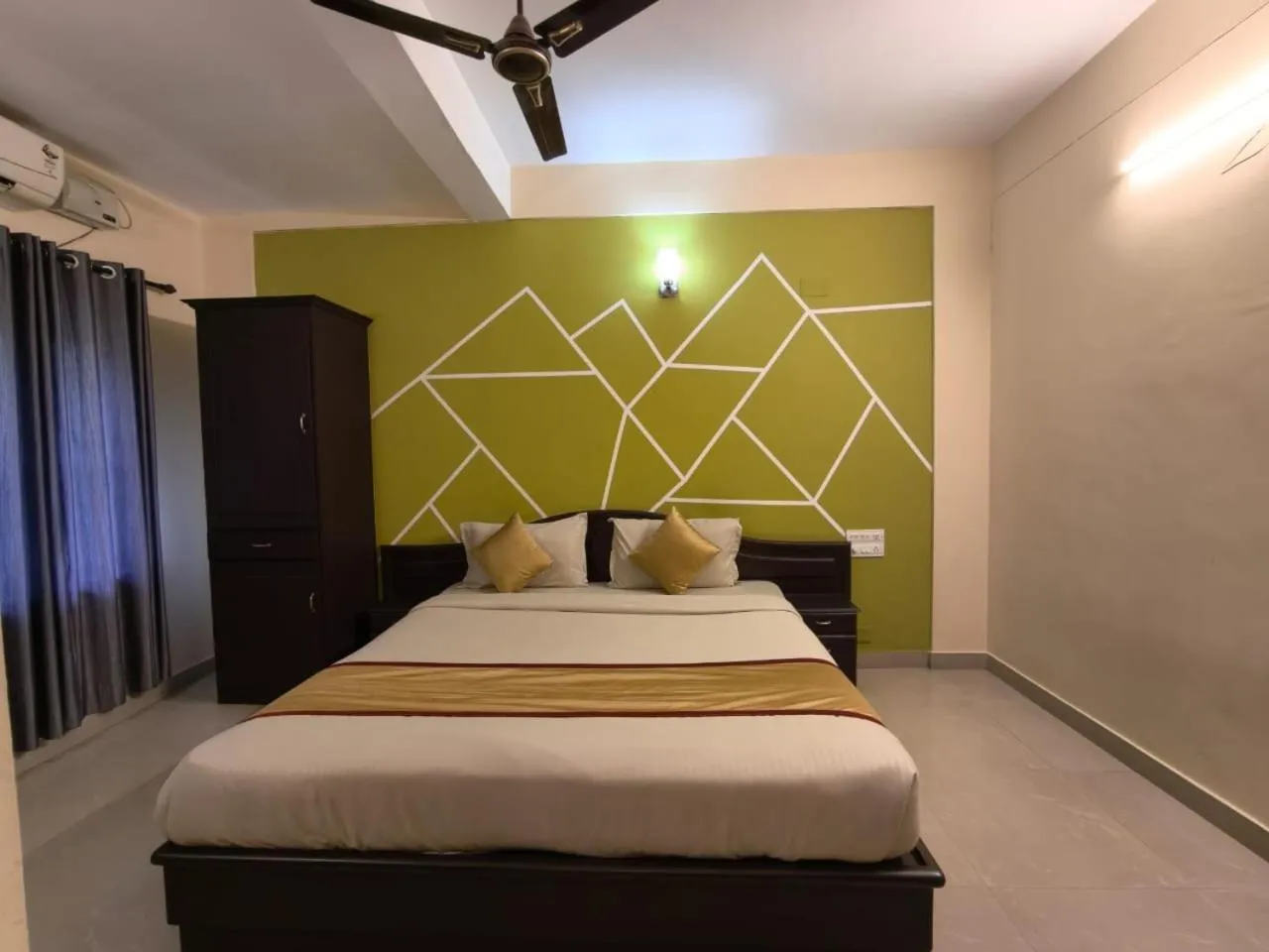 Bed in Hill View Residency