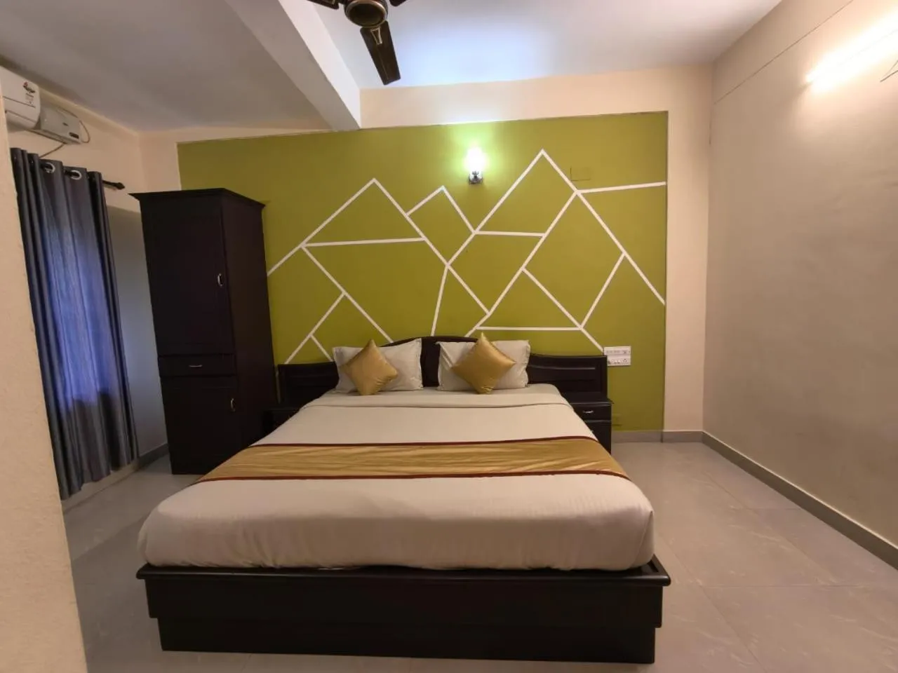 Bed in Hill View Residency