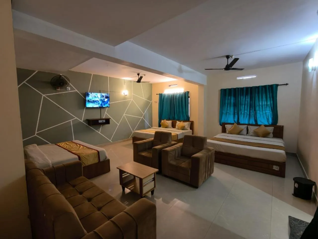 Bed in Hill View Residency