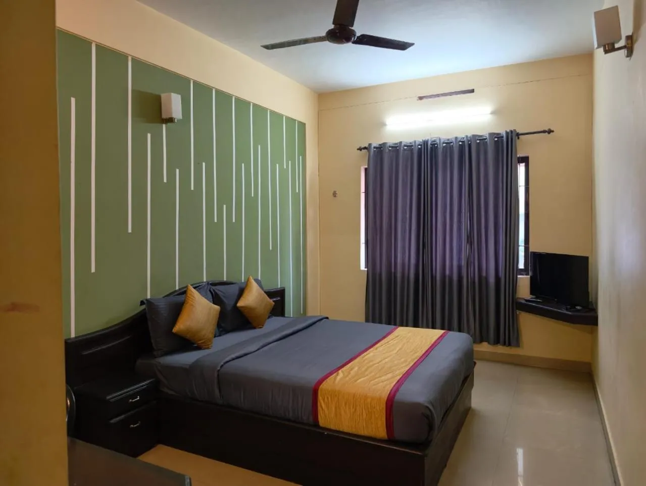 Bed in Hill View Residency