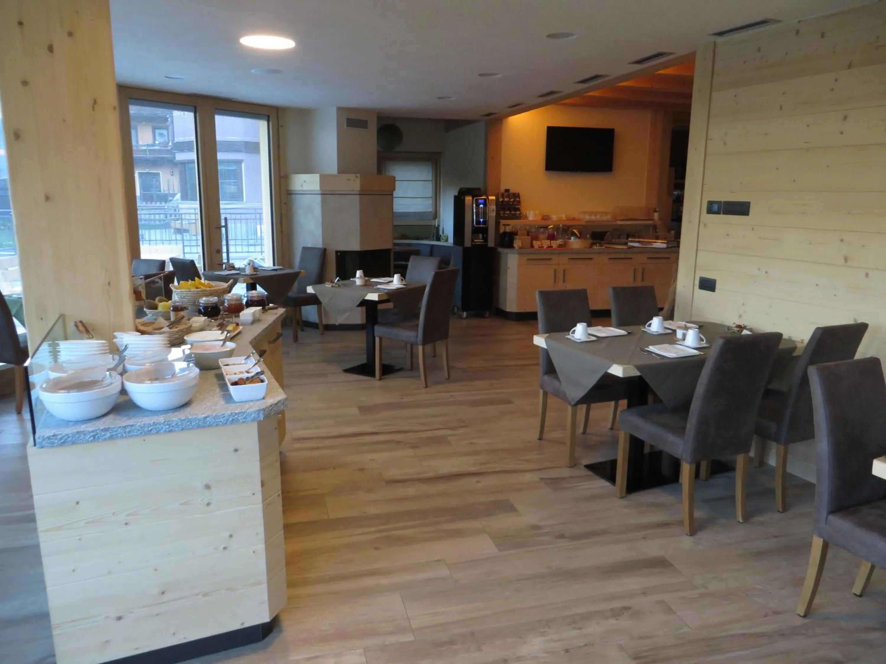 Restaurant/places to eat in B&B Ecohotel Chalet des Alpes
