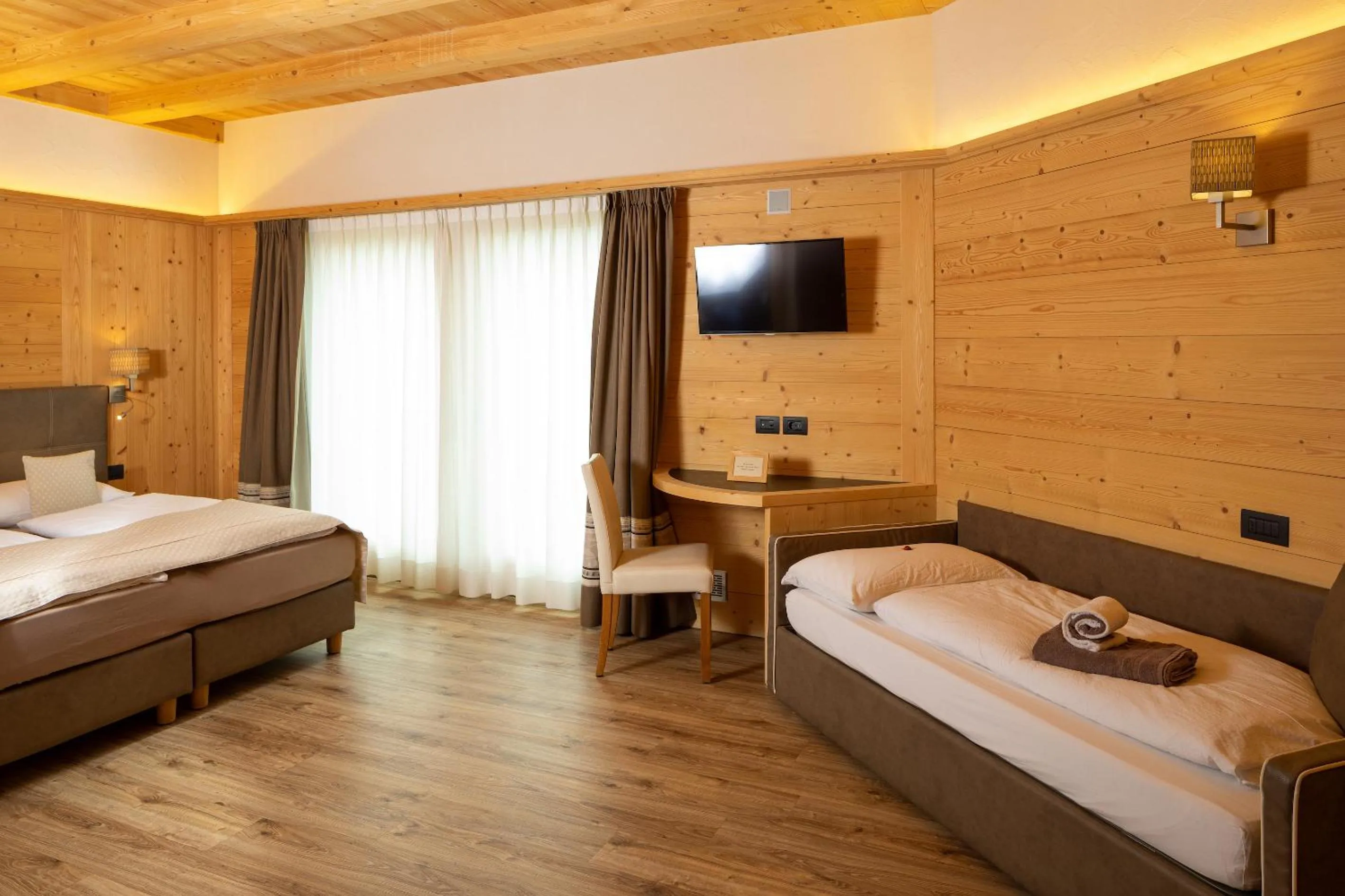 TV and multimedia, Bed in B&B Ecohotel Chalet des Alpes