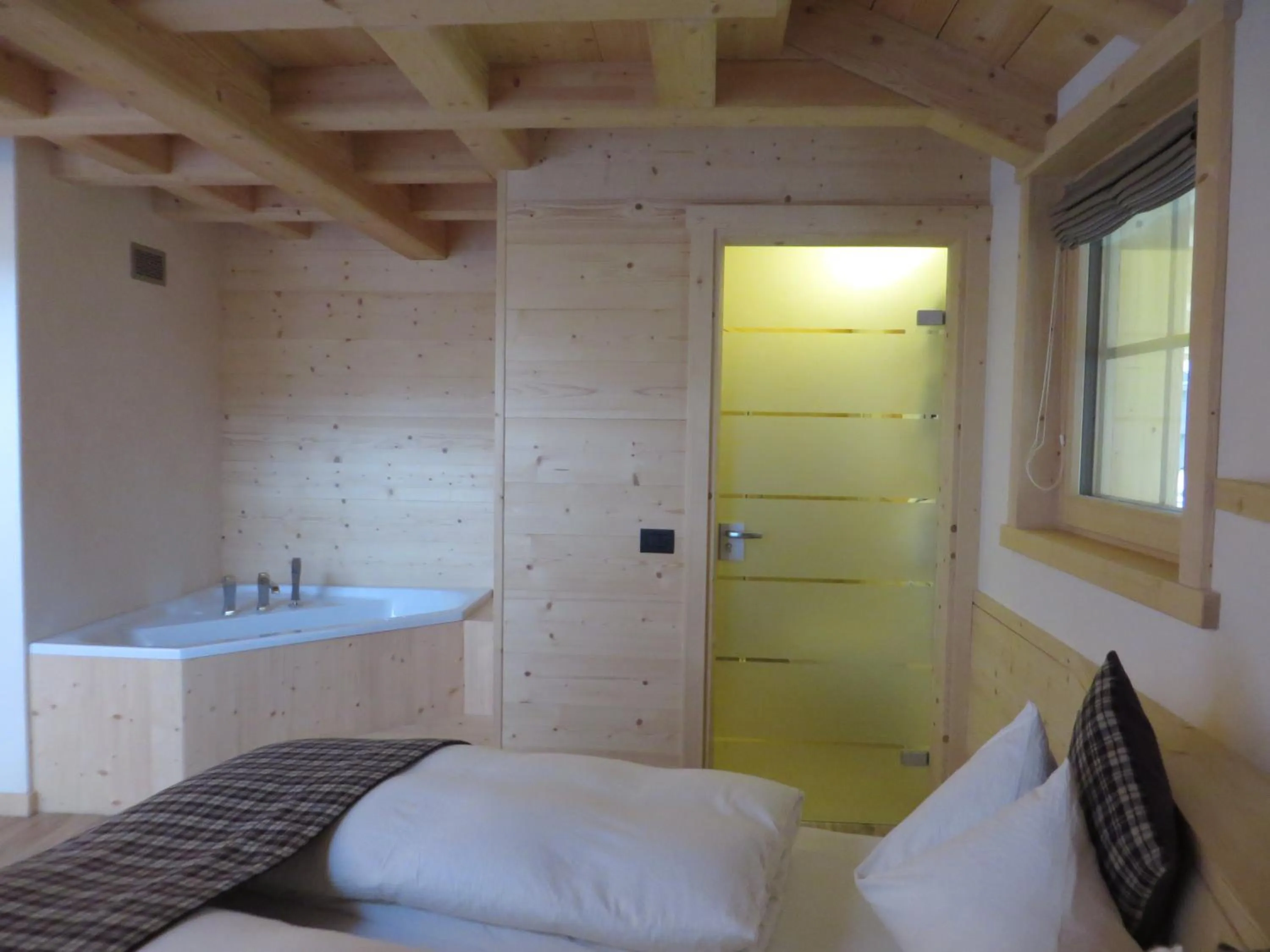 Photo of the whole room, Bed in B&B Ecohotel Chalet des Alpes