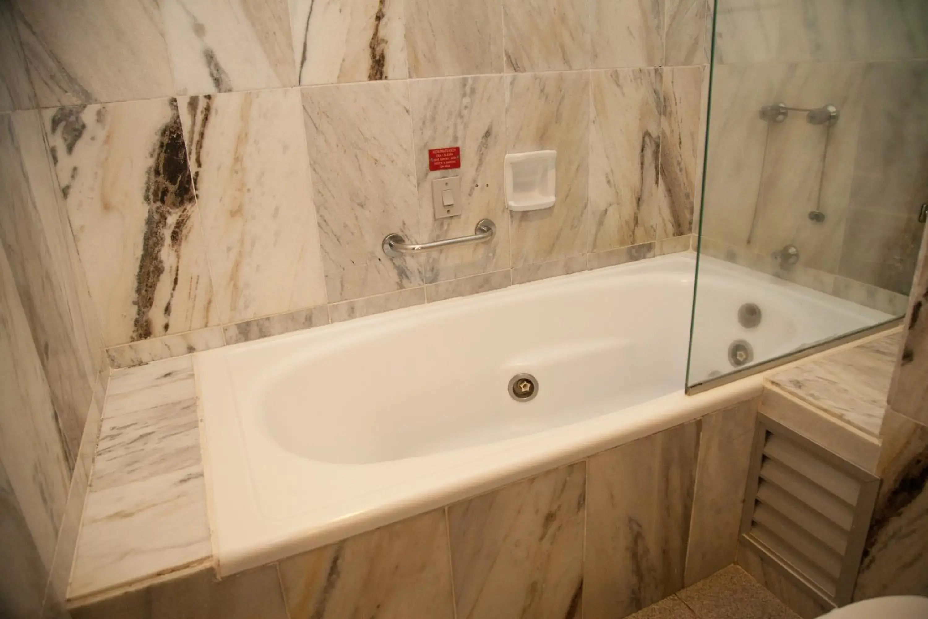 Bathroom in Plaza Caldas da Imperatriz Resort & Spa Bathroom in Plaza Caldas da Imperatriz Resort & Spa