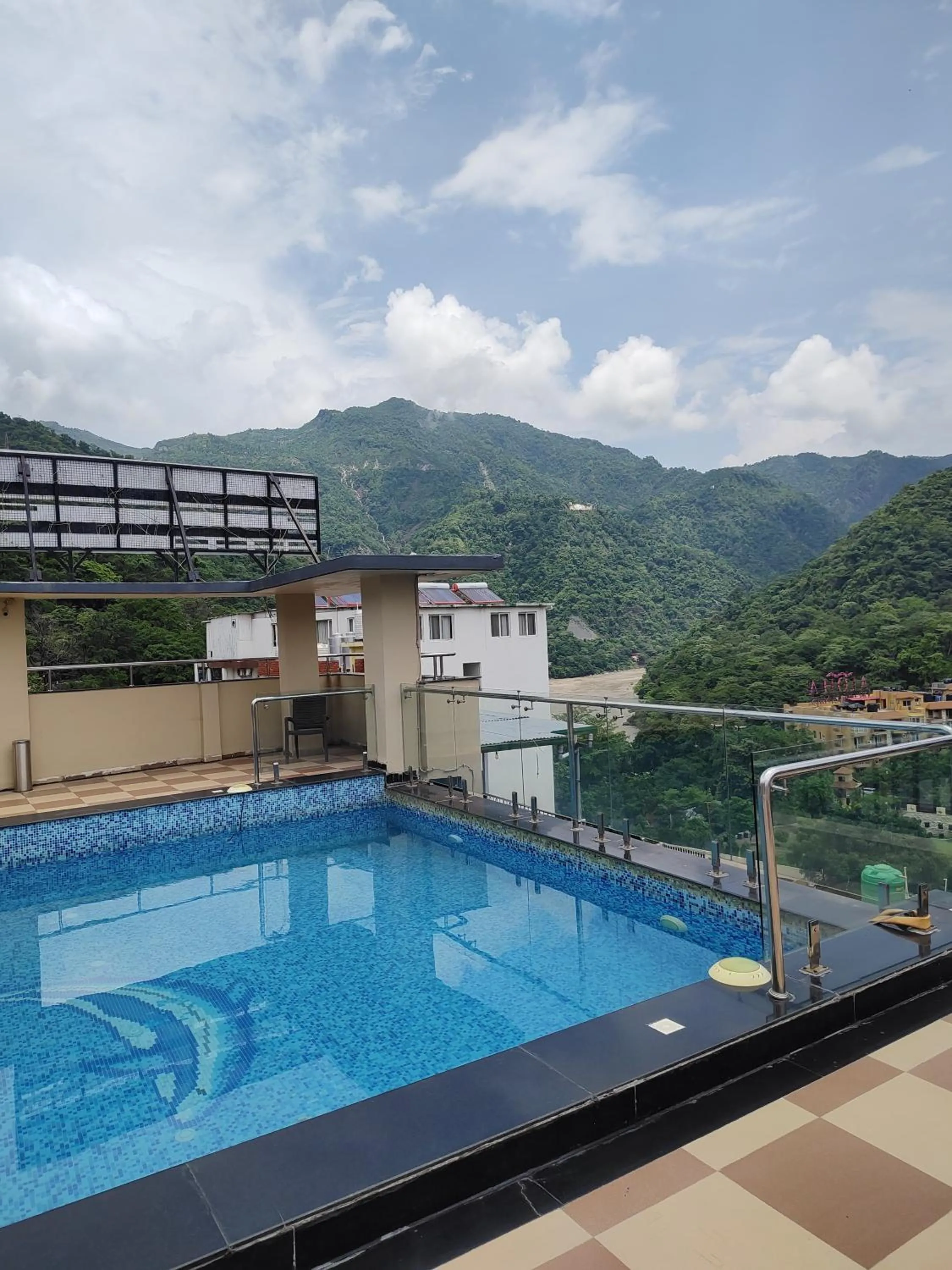 Foxoso Heights, Tapovan