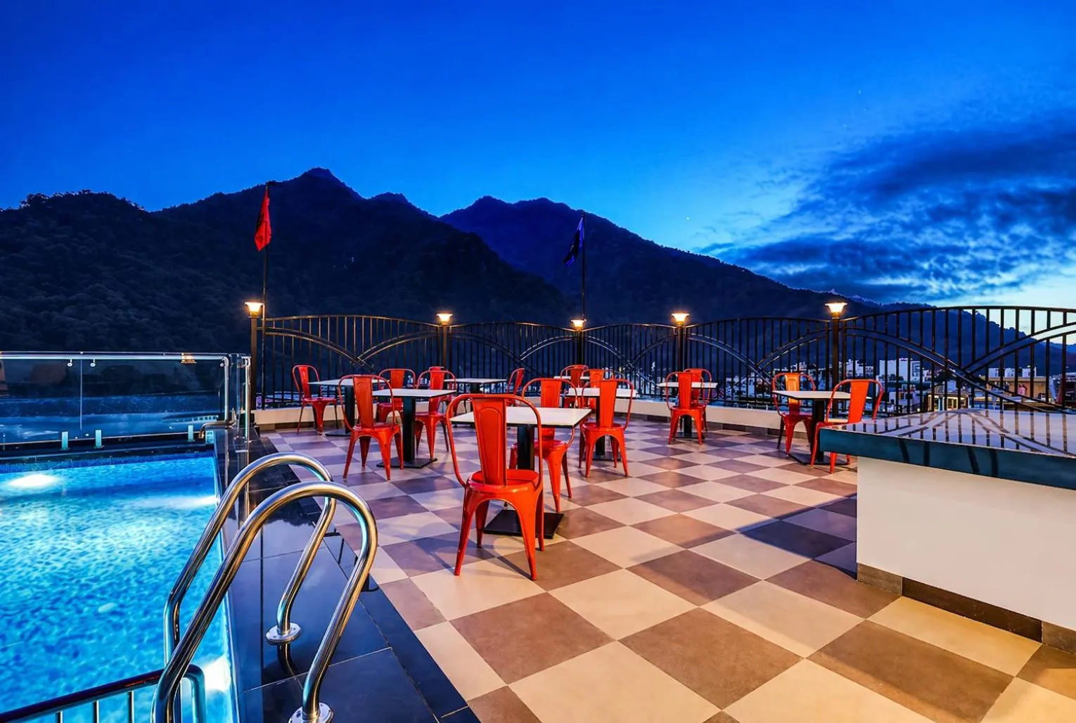 Foxoso Heights, Tapovan