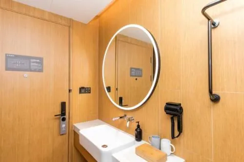 JI Hotel Shanghai Hongqiao Gubei Wealth Center