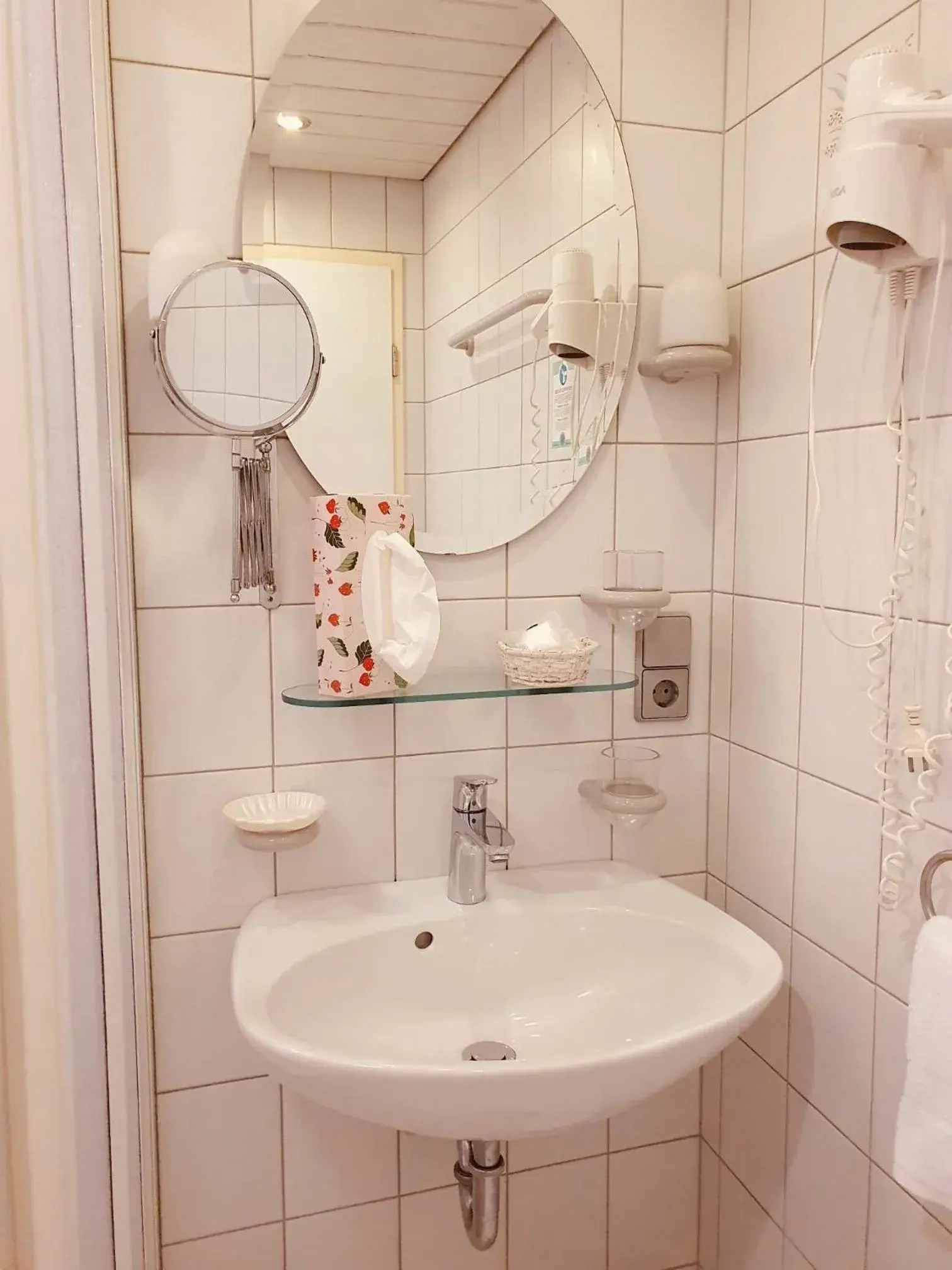 Double Room with Private Bathroom - single occupancy in Gasthof Sonne Double Room with Private Bathroom - single occupancy in Gasthof Sonne