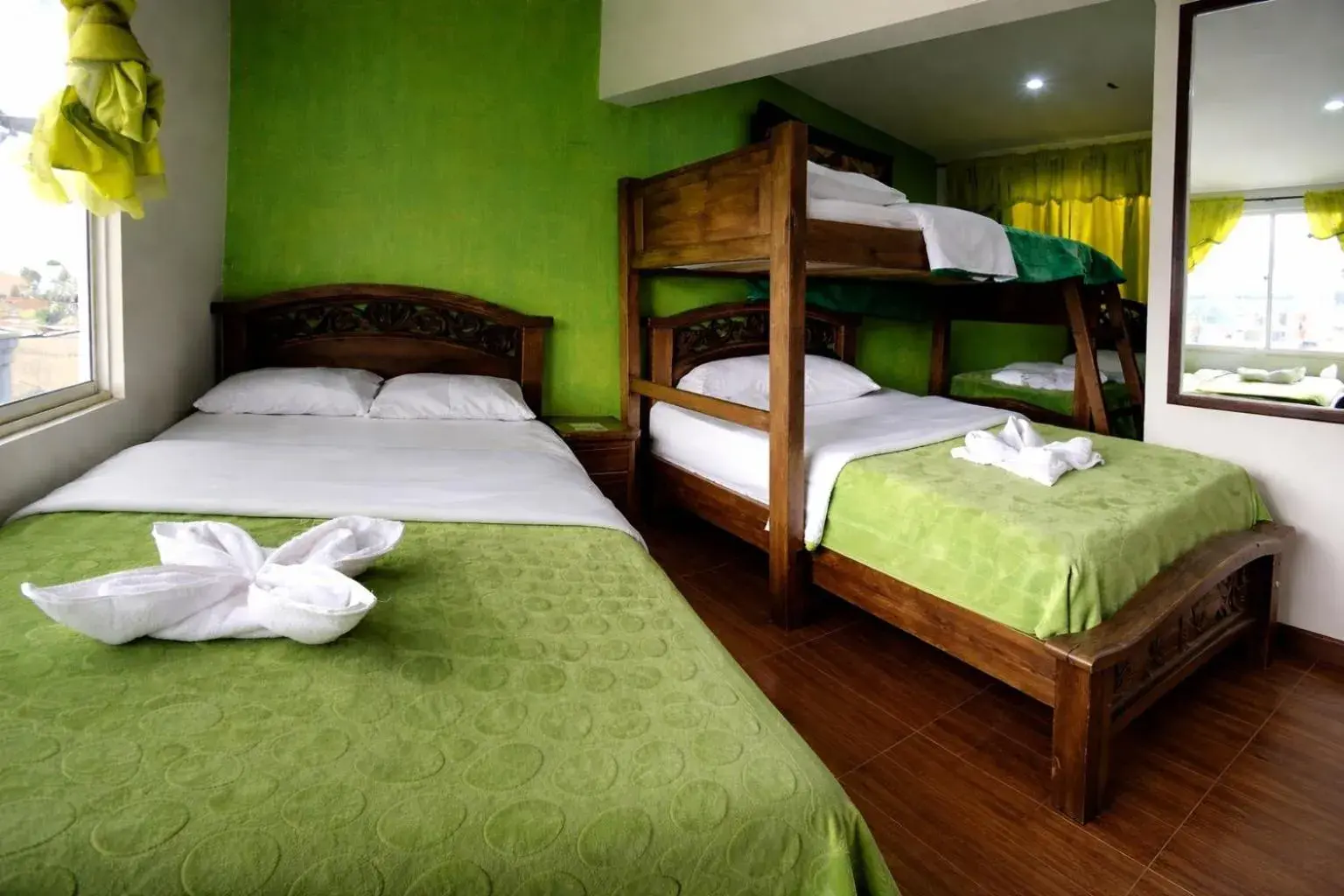 Quadruple Room in Hotel Restaurante El Madroño Chia Quadruple Room in Hotel Restaurante El Madroño Chia