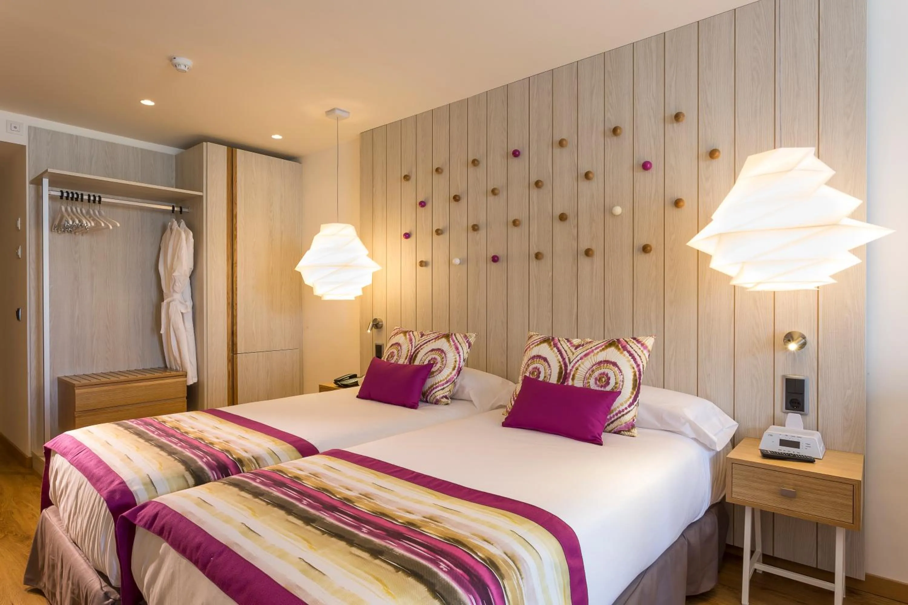 Bedroom, Bed in Grand Palladium White Island Resort & Spa - All Inclusive