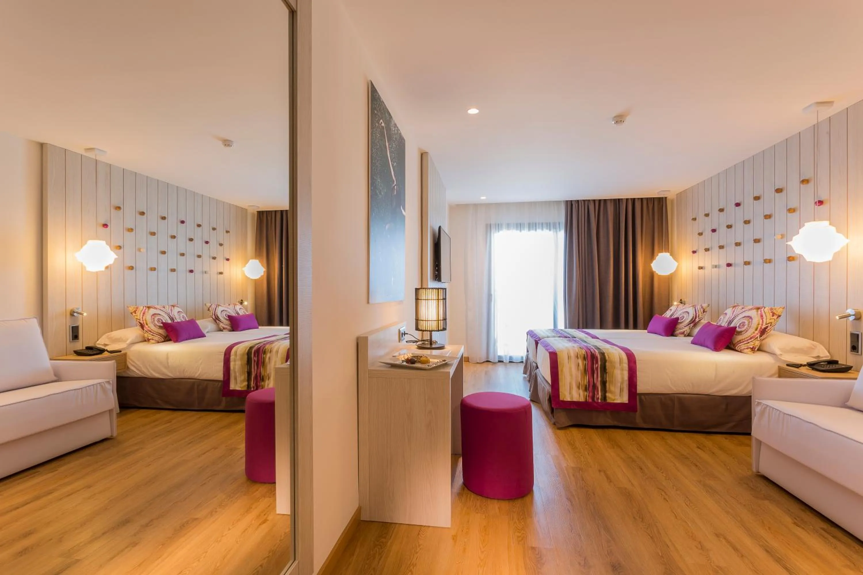 Bedroom, Bed in Grand Palladium White Island Resort & Spa - All Inclusive